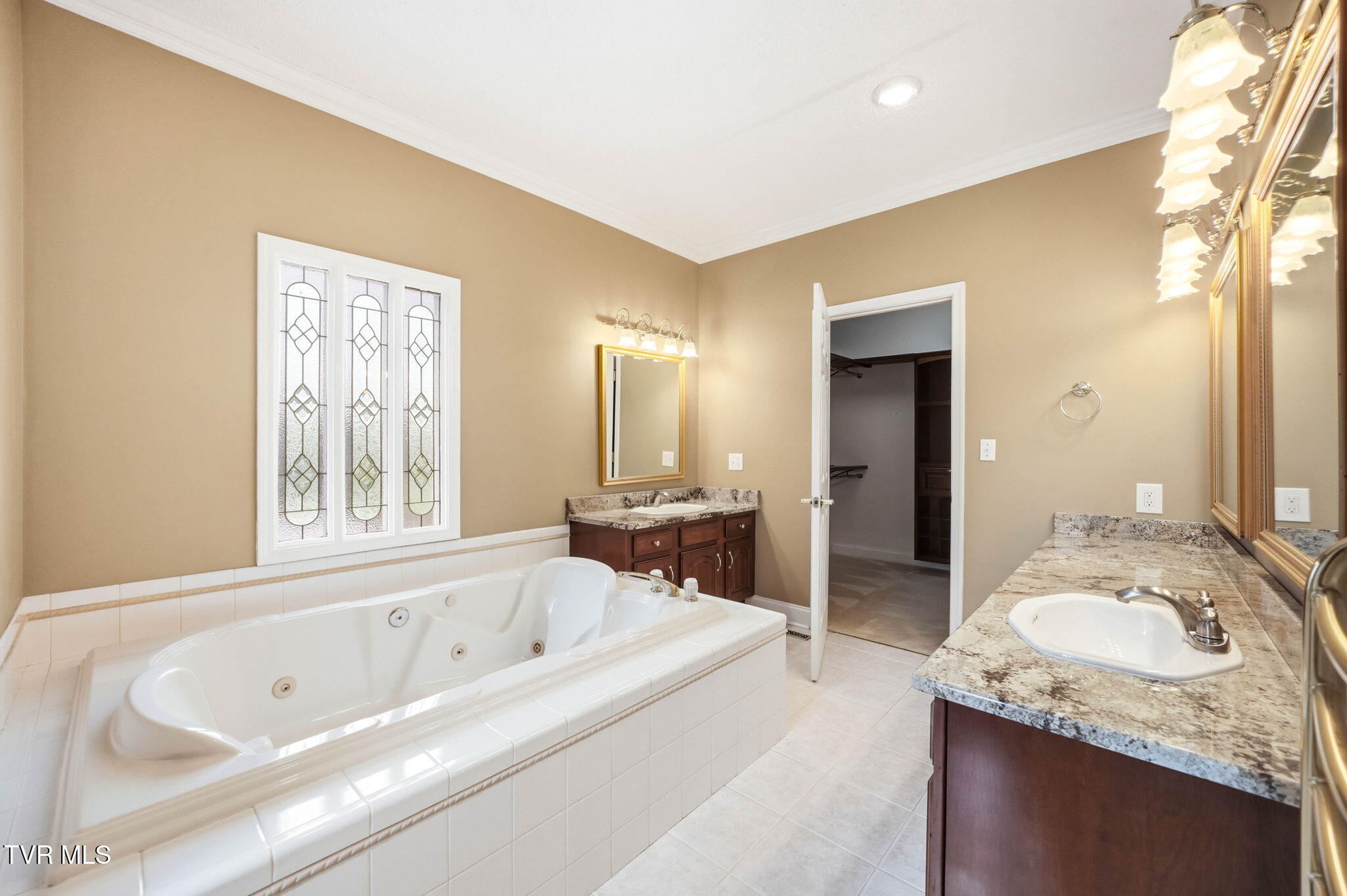 2070 King College Road