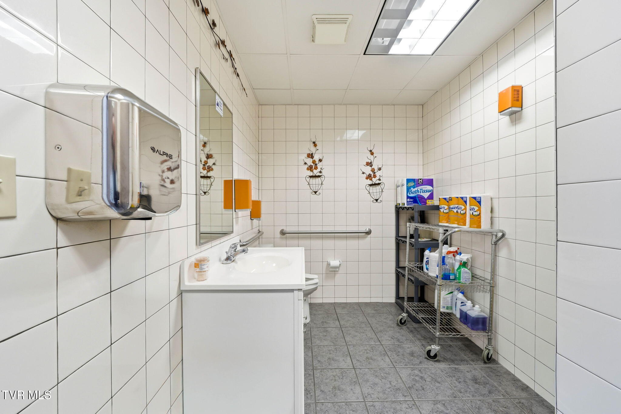 2214 West Elk Avenue