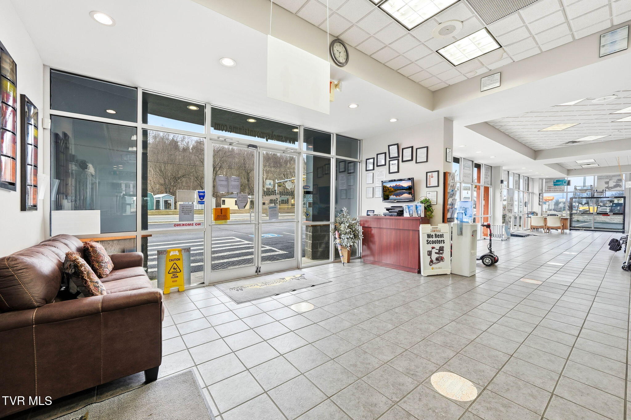 2214 West Elk Avenue