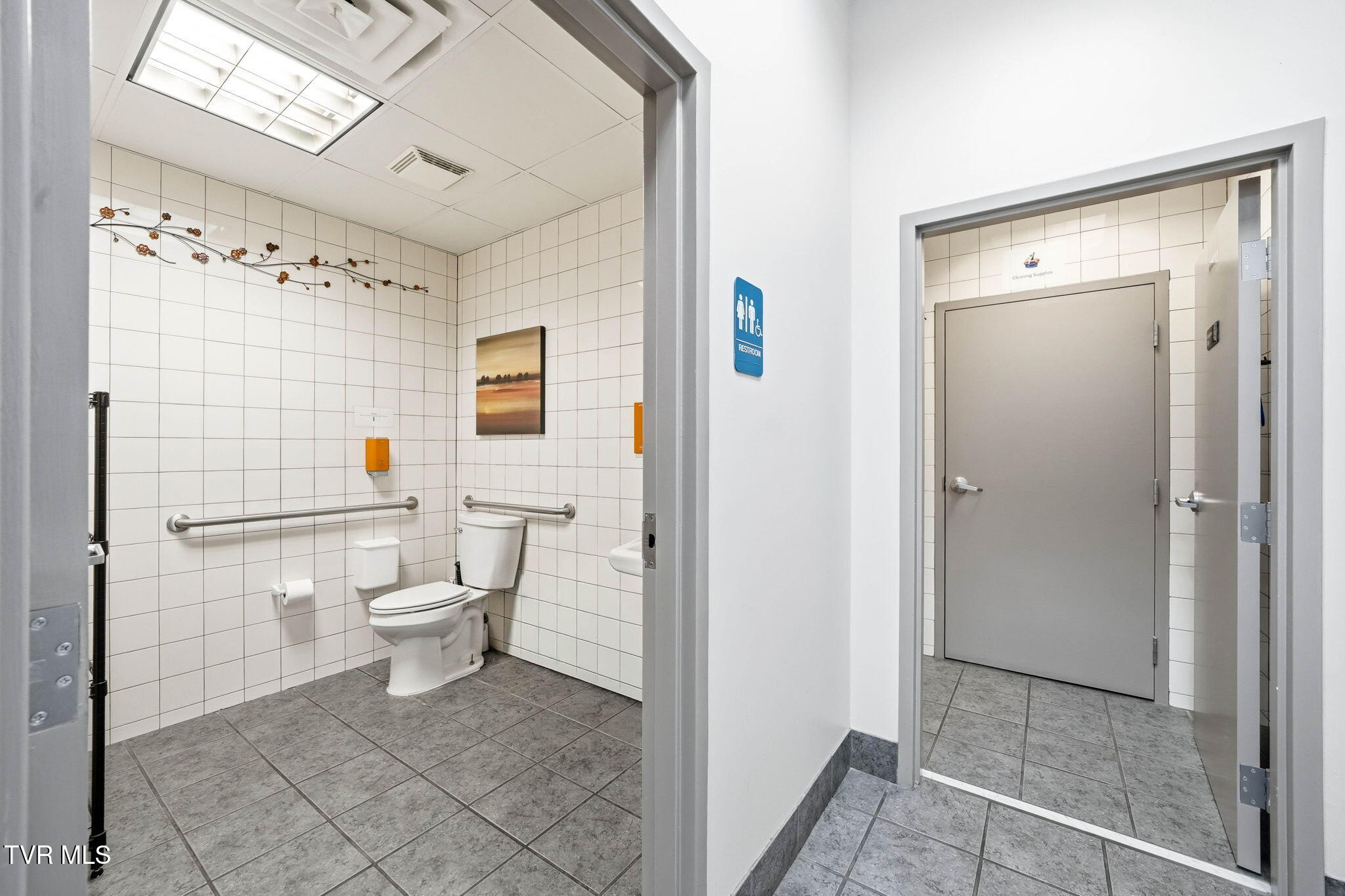 2214 West Elk Avenue