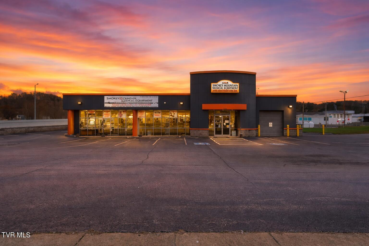 2214 West Elk Avenue