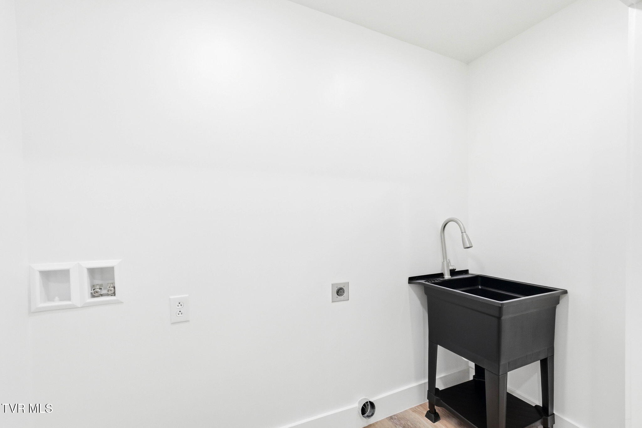 124 Hidden Valley Road