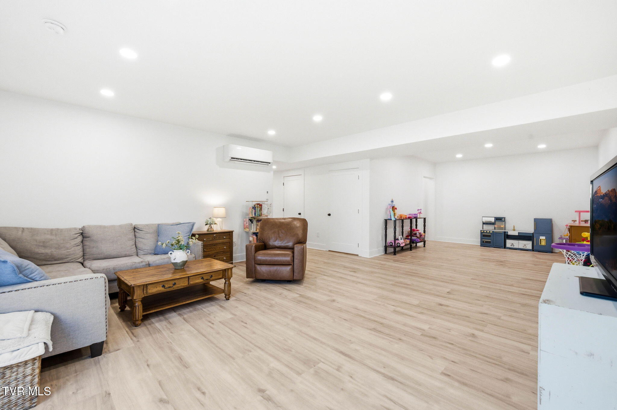 212 County Farm Road