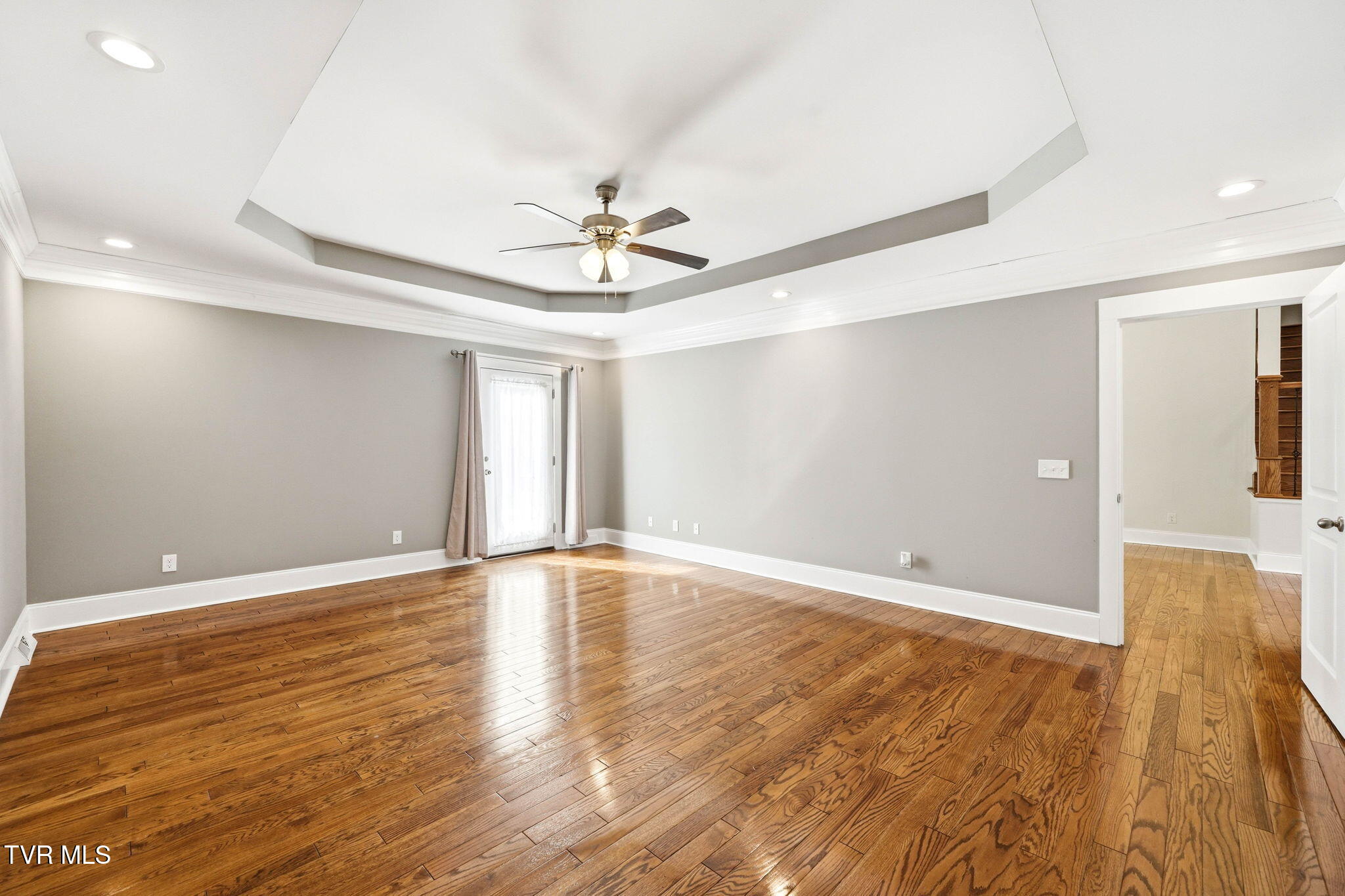 3901 Leaf Point