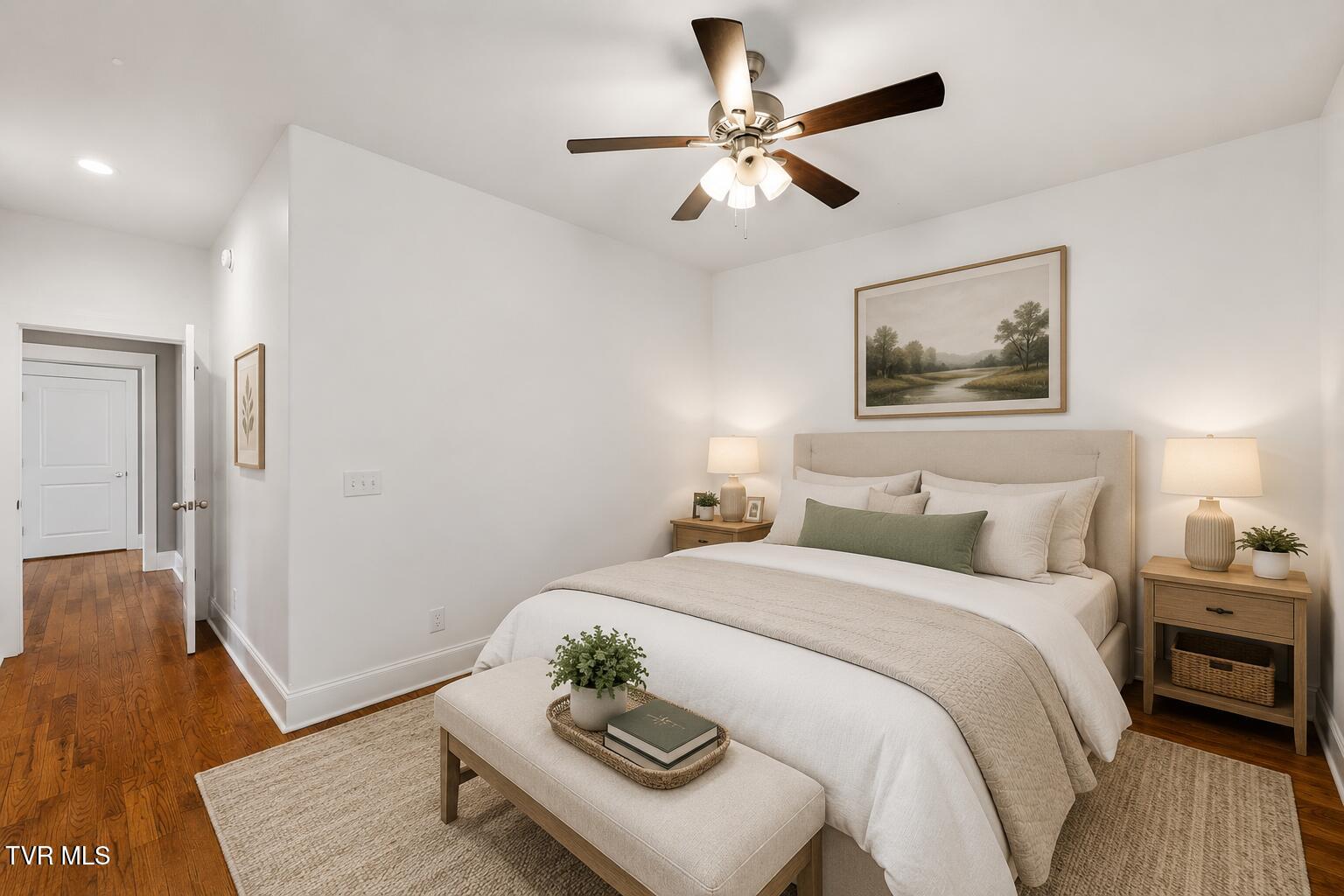 3901 Leaf Point