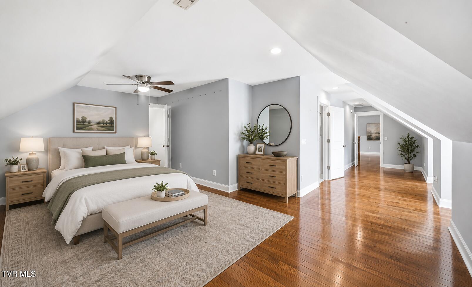 3901 Leaf Point