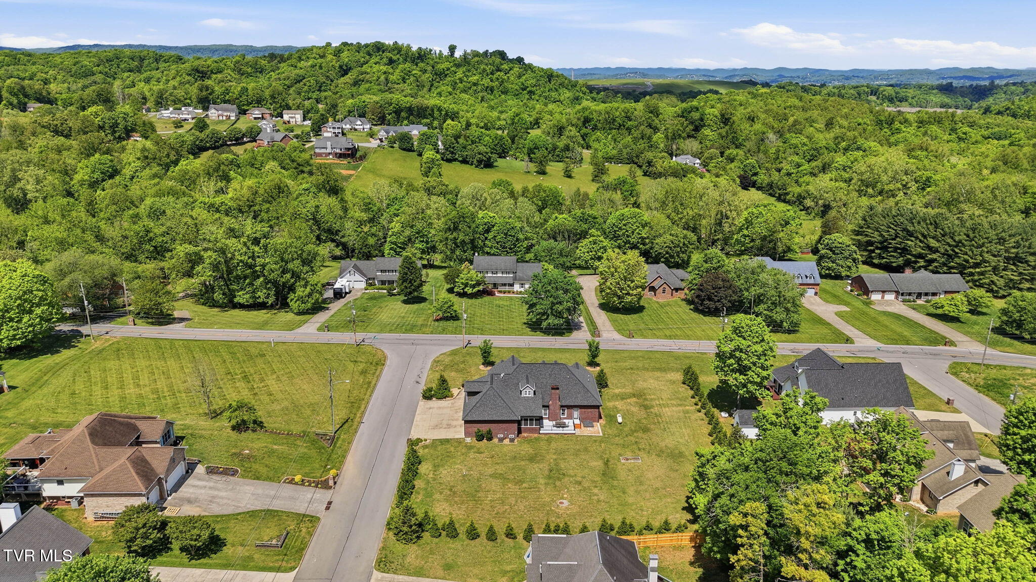 3901 Leaf Point