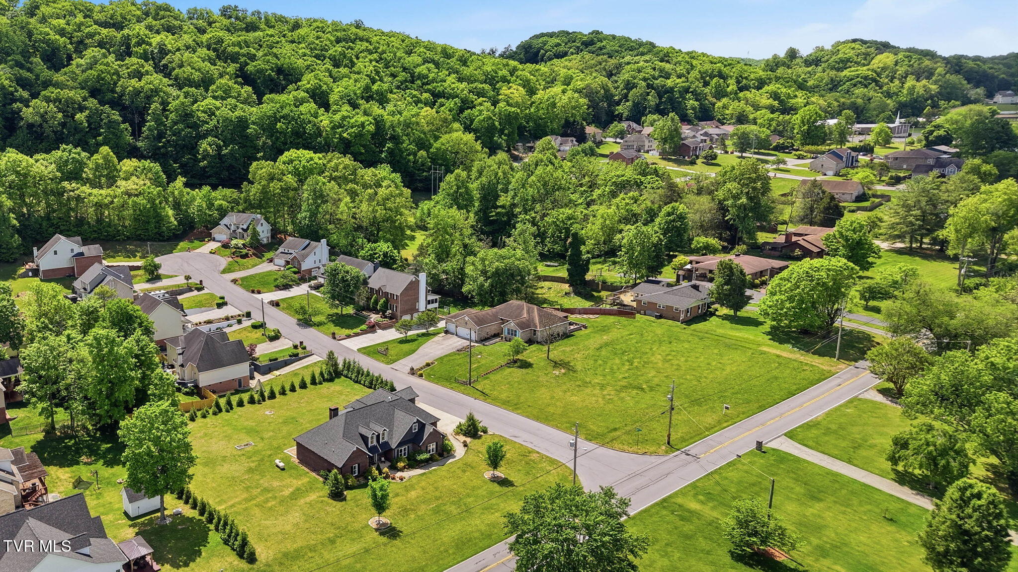 3901 Leaf Point