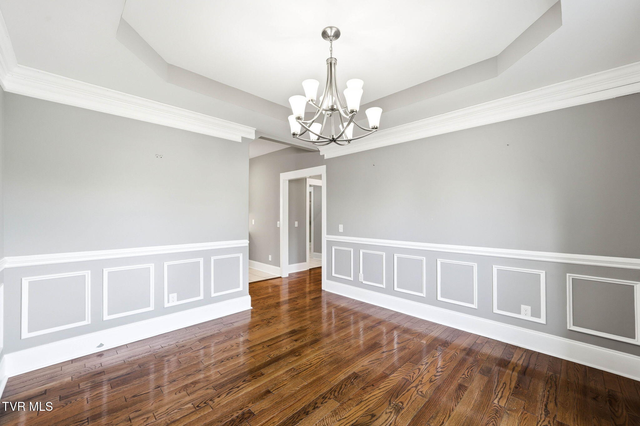 3901 Leaf Point