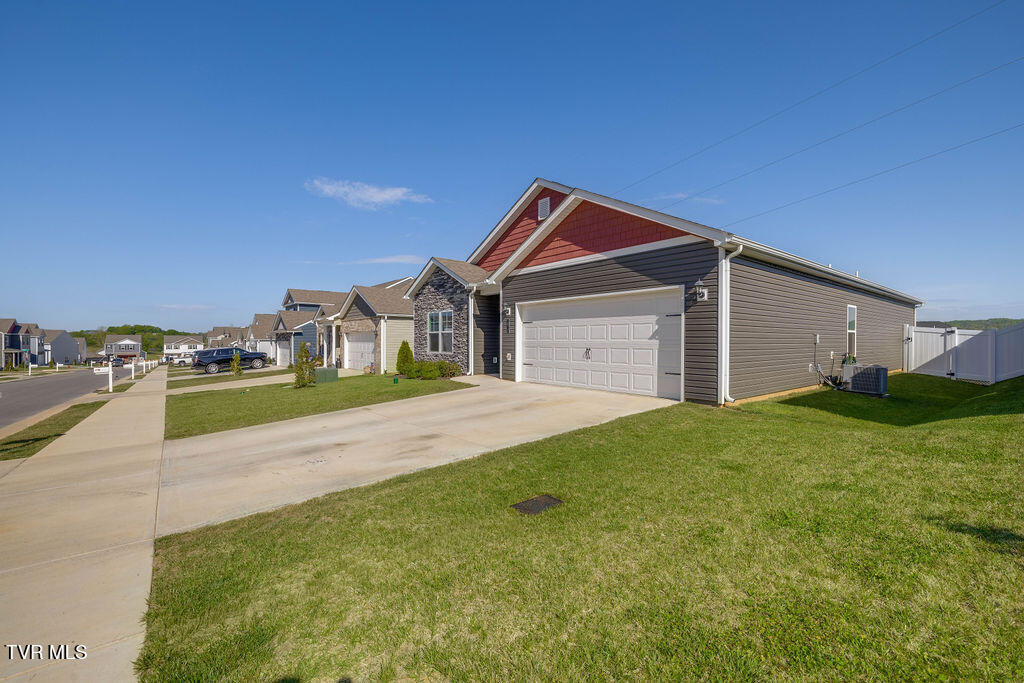 1810 Fox Meadows Circle