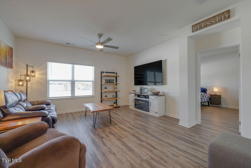 1810 Fox Meadows Circle