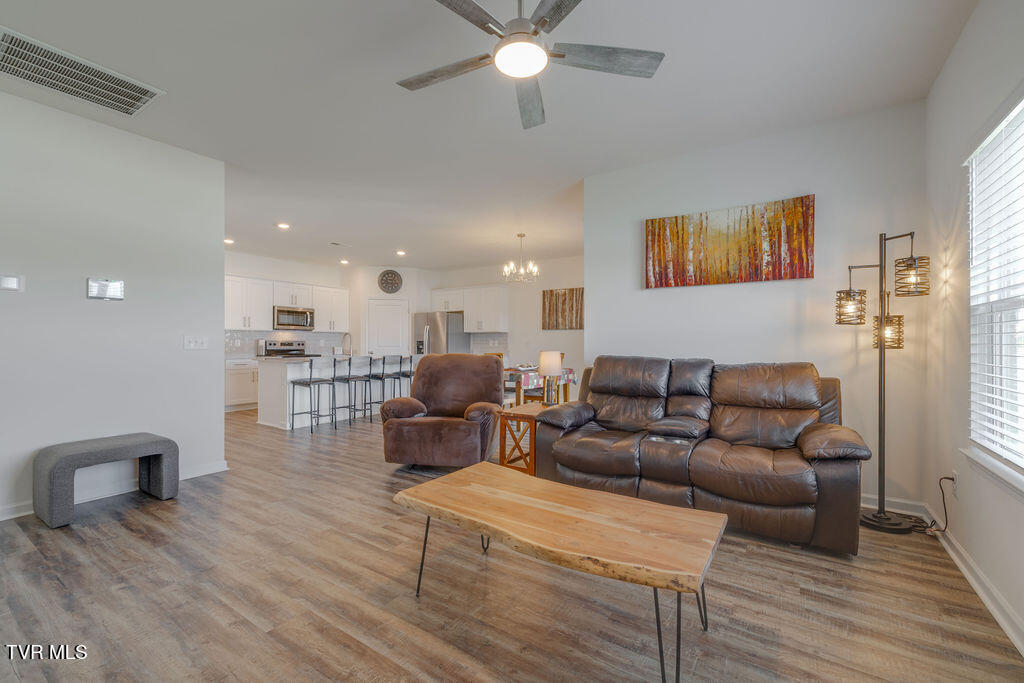 1810 Fox Meadows Circle