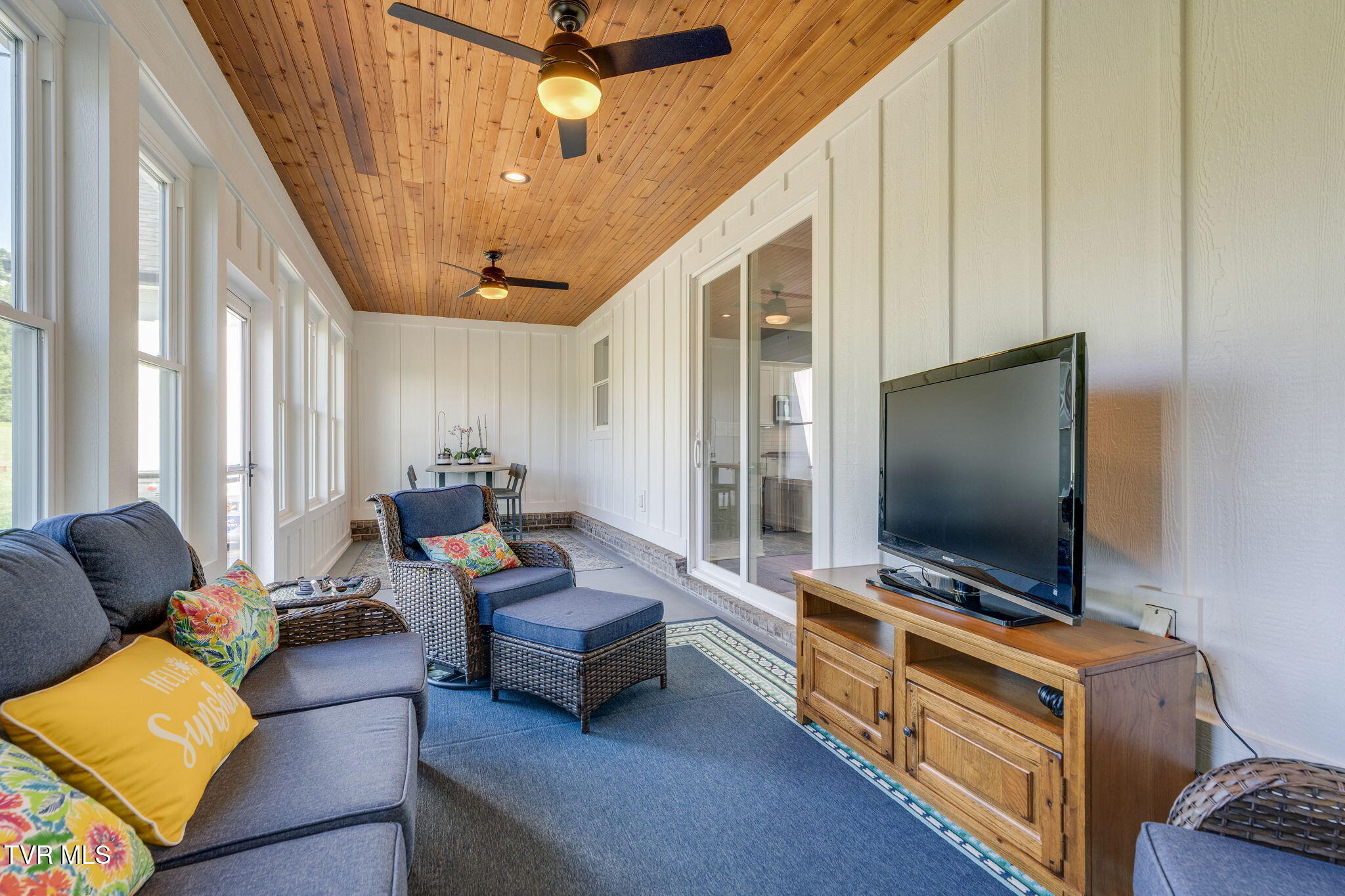 2137 Cattlemans Trail