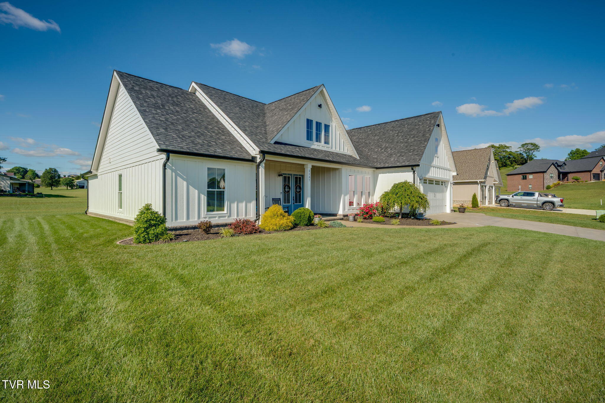 2137 Cattlemans Trail