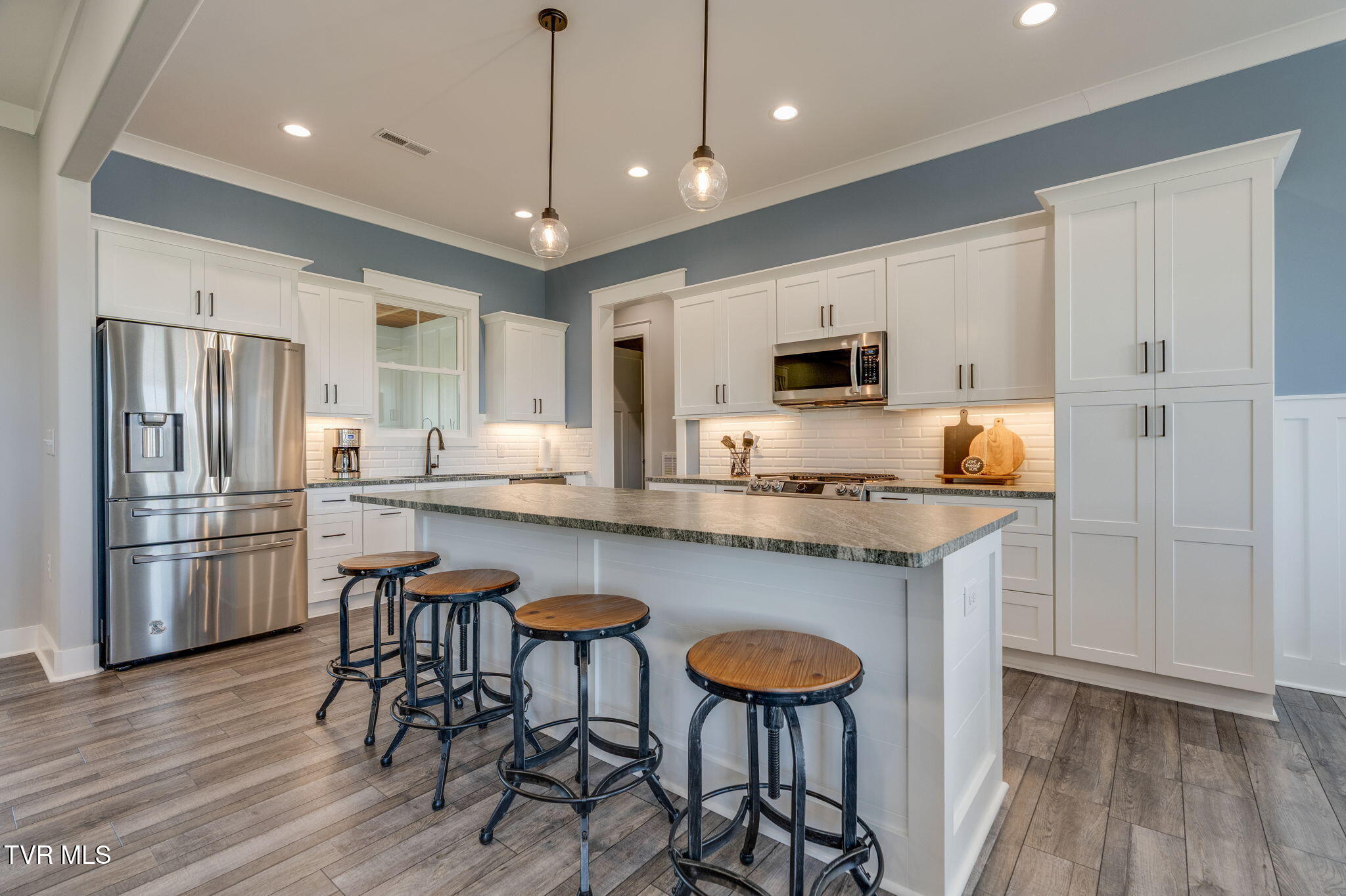2137 Cattlemans Trail