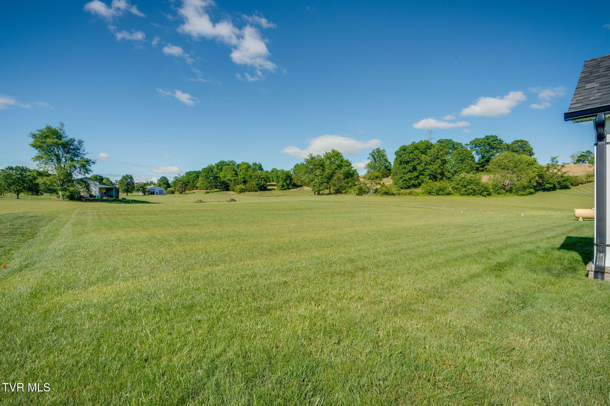2137 Cattlemans Trail