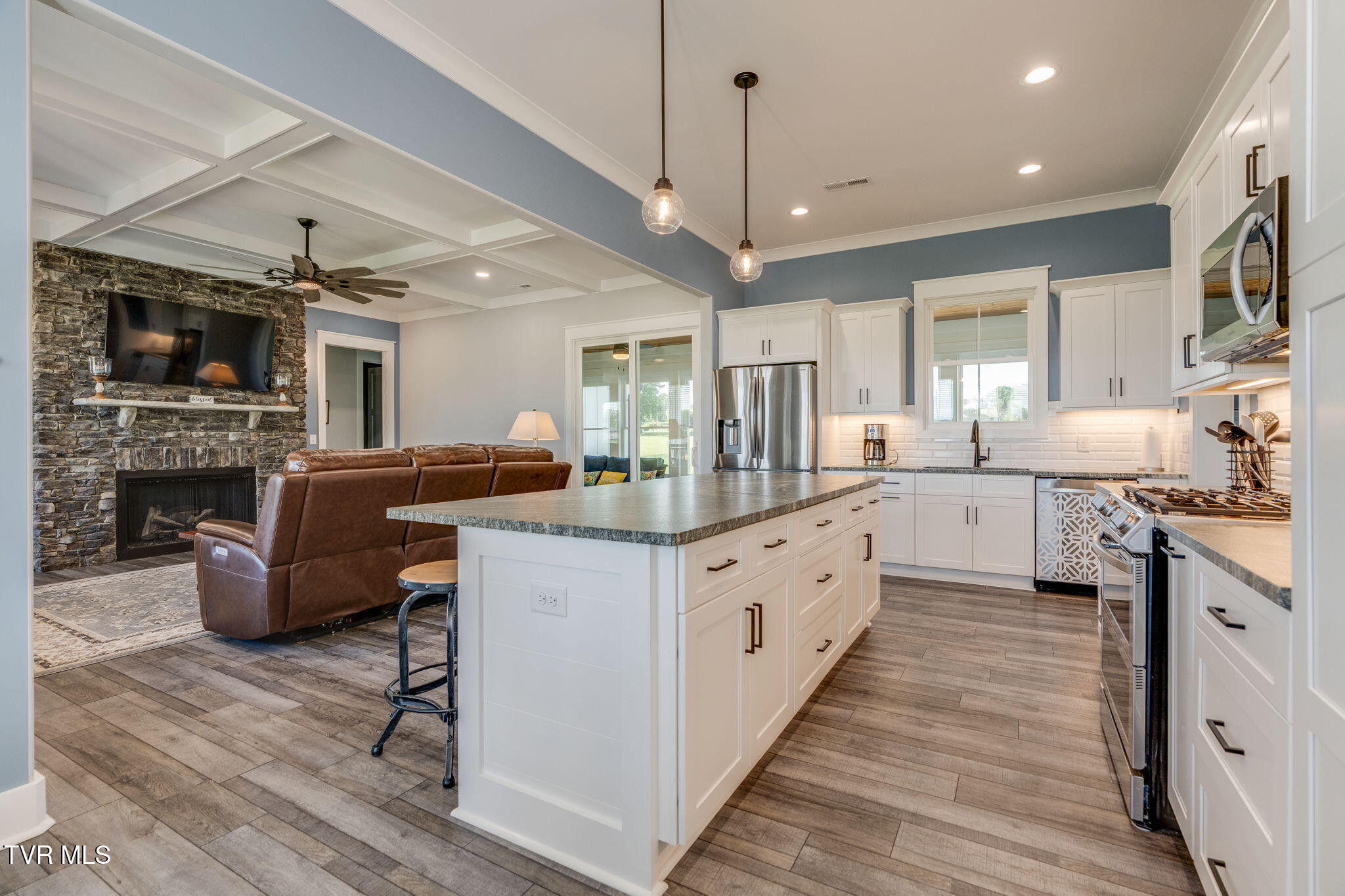 2137 Cattlemans Trail