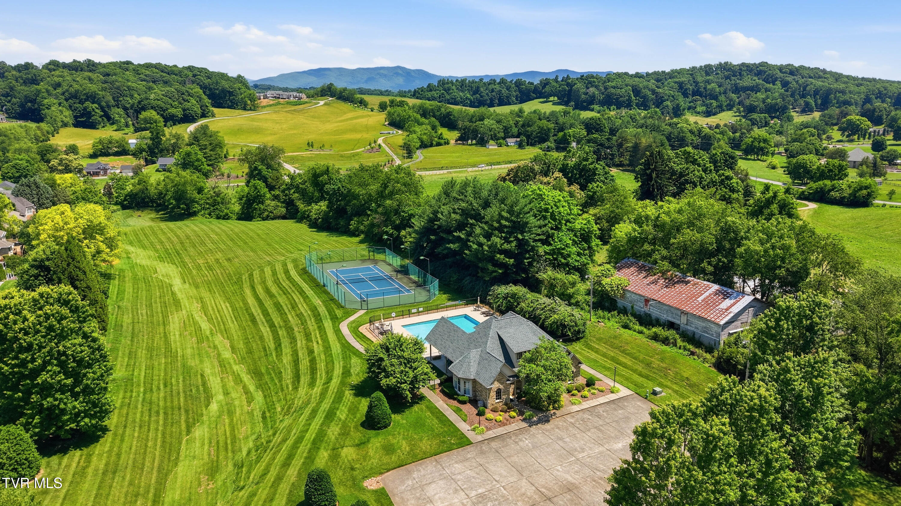 412 Shade Tree Way