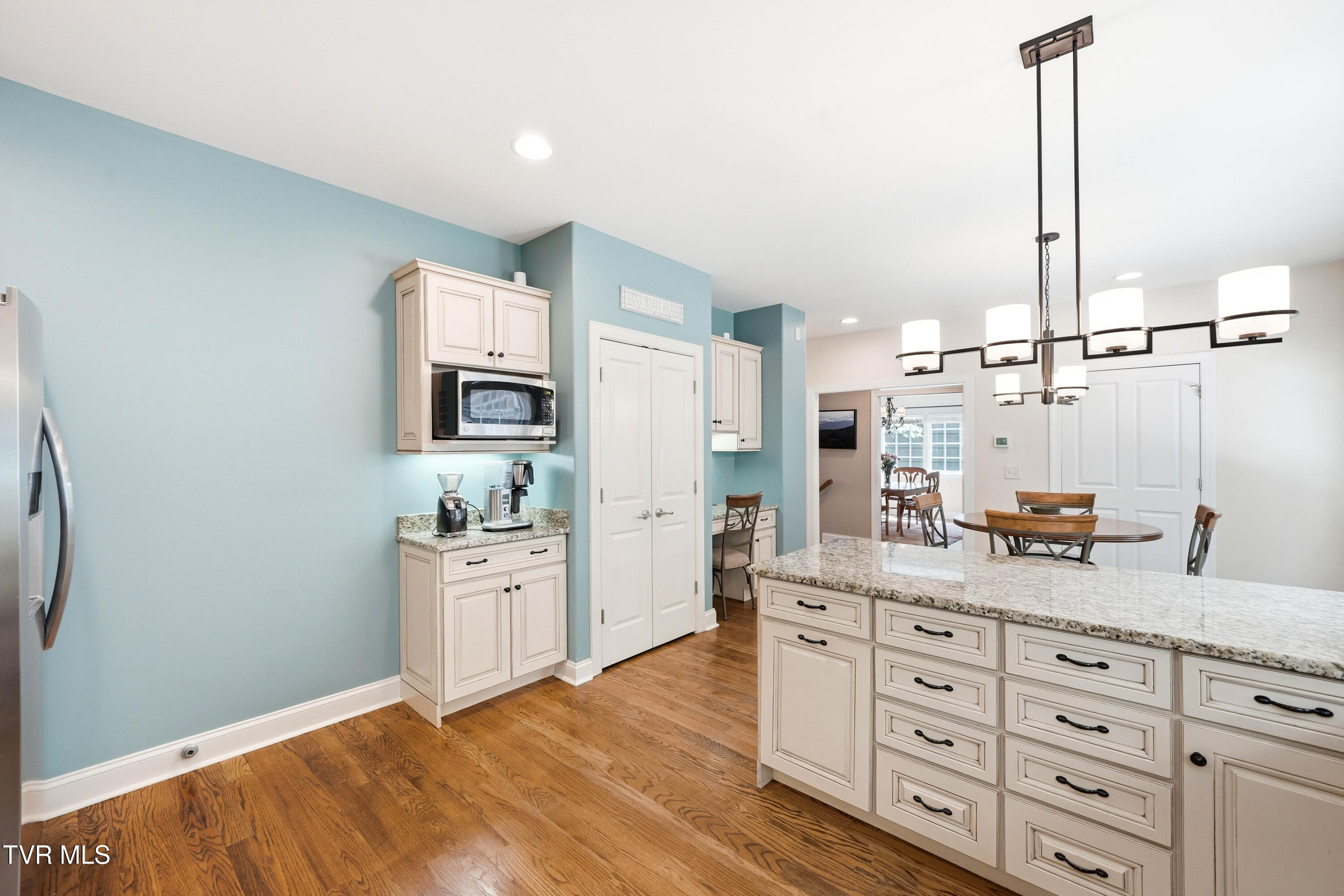 412 Shade Tree Way