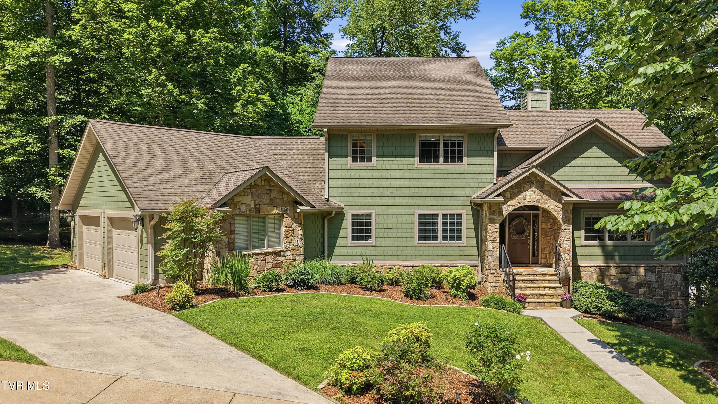 412 Shade Tree Way