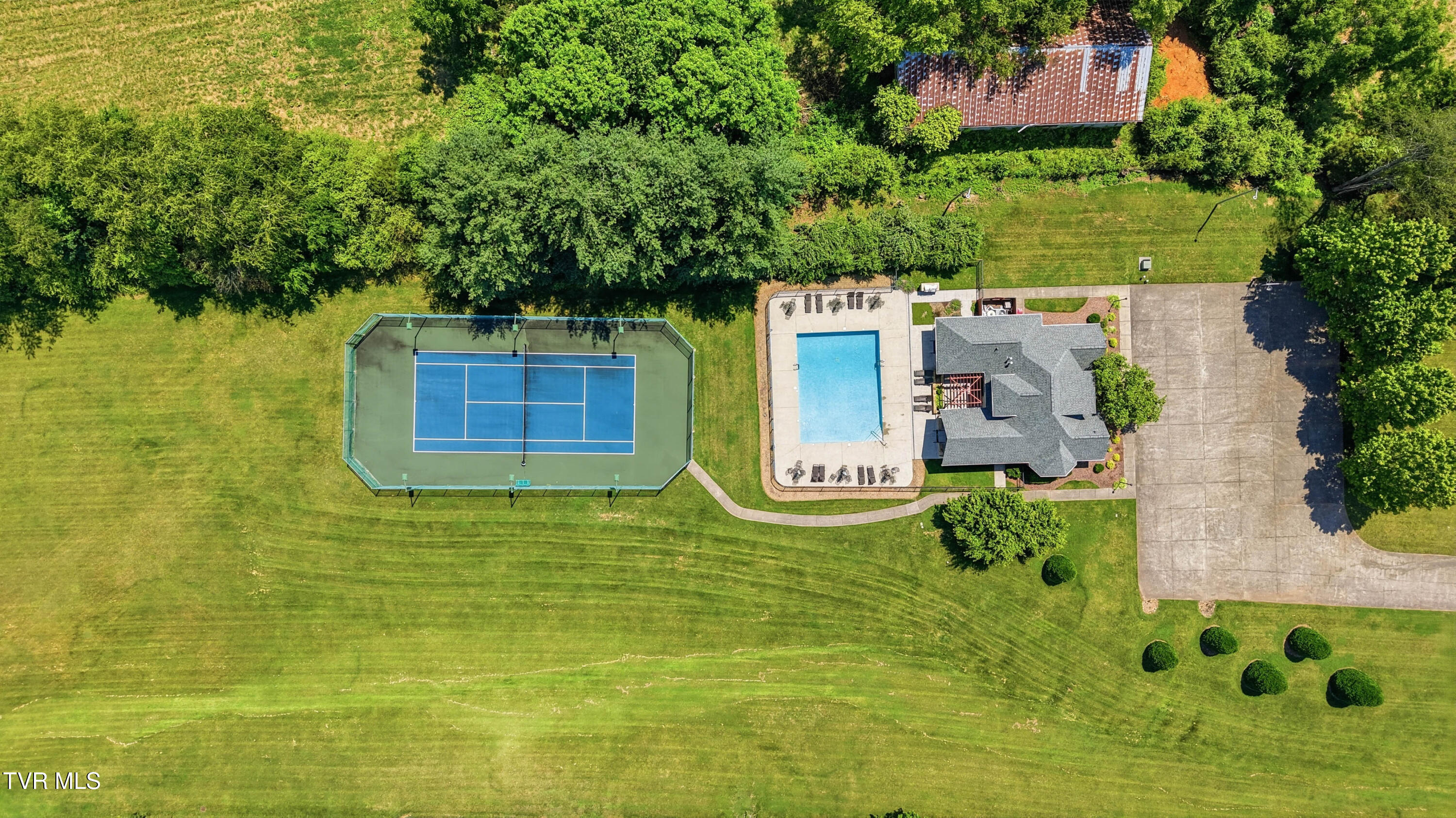 412 Shade Tree Way