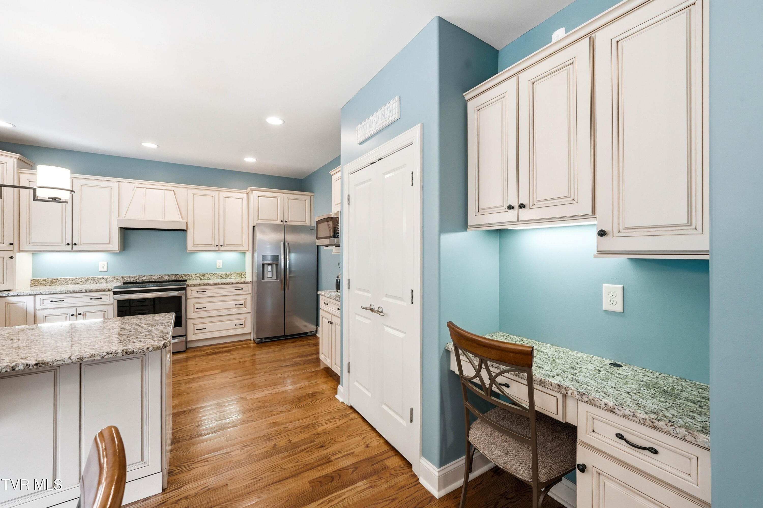 412 Shade Tree Way