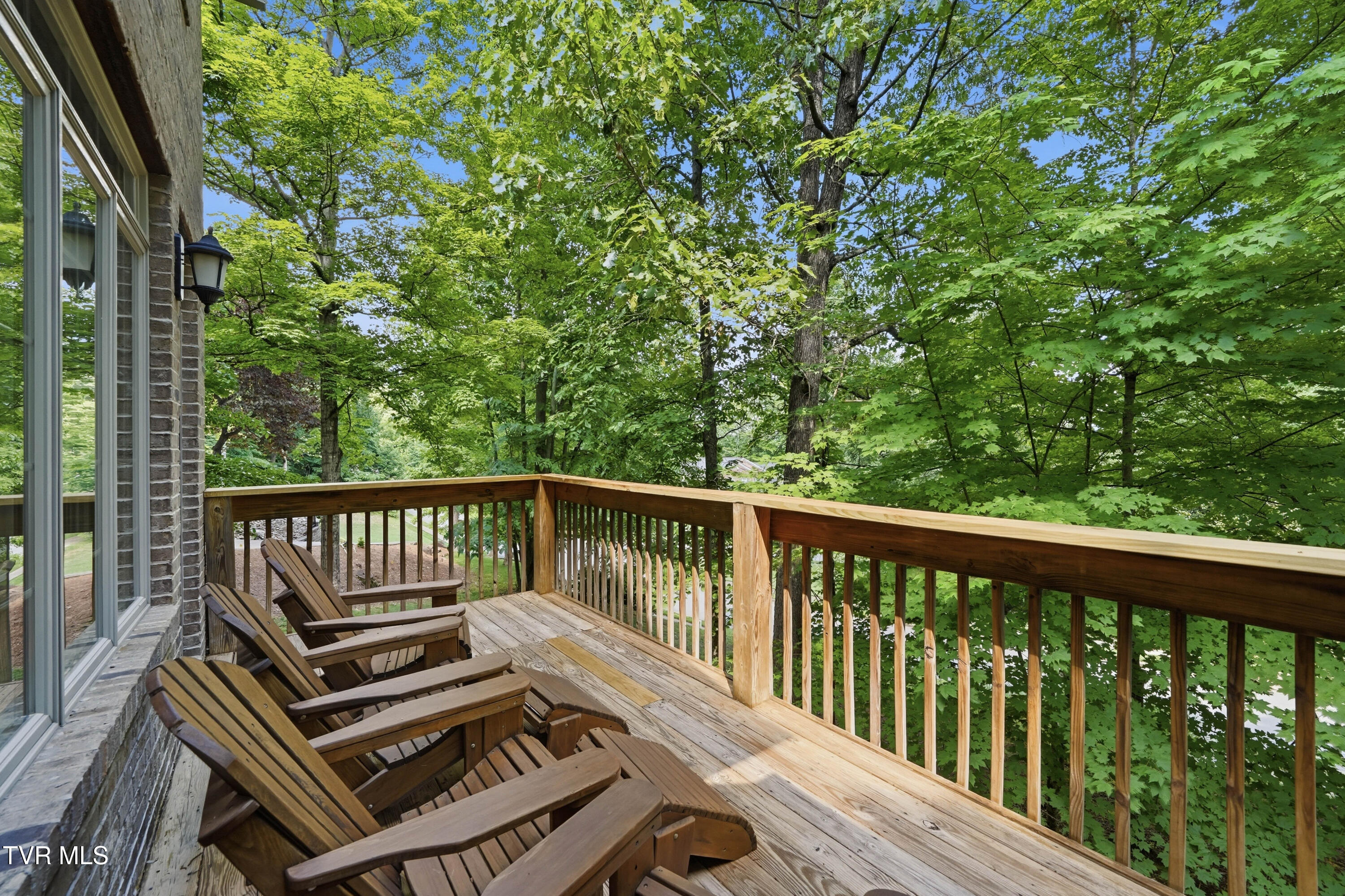 412 Shade Tree Way