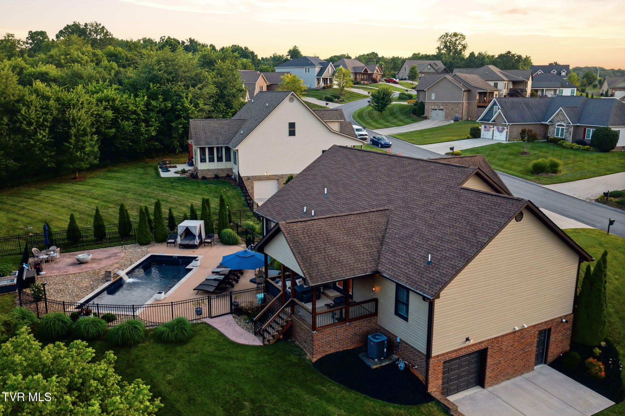 1300 Savin Falls