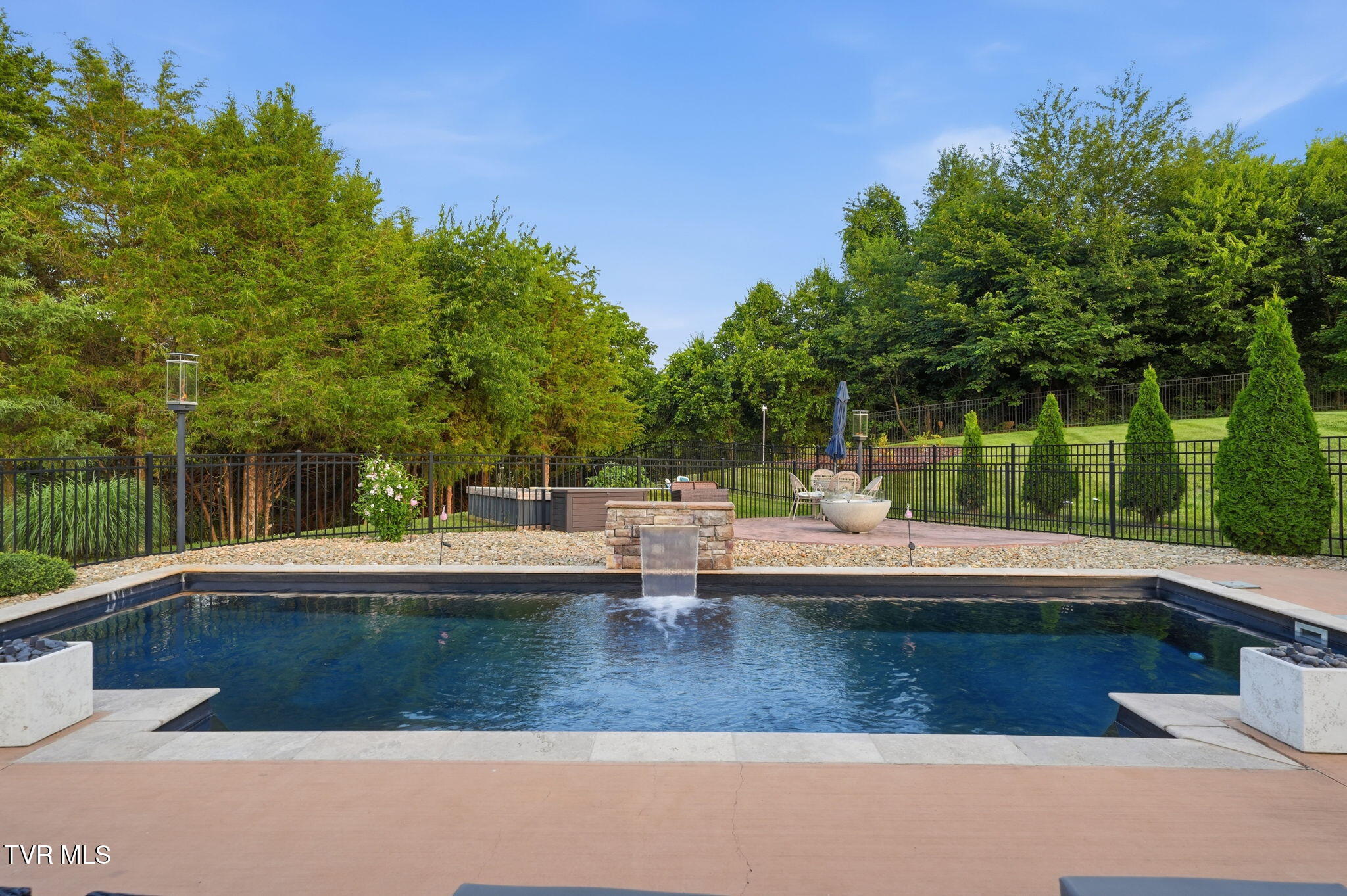 1300 Savin Falls