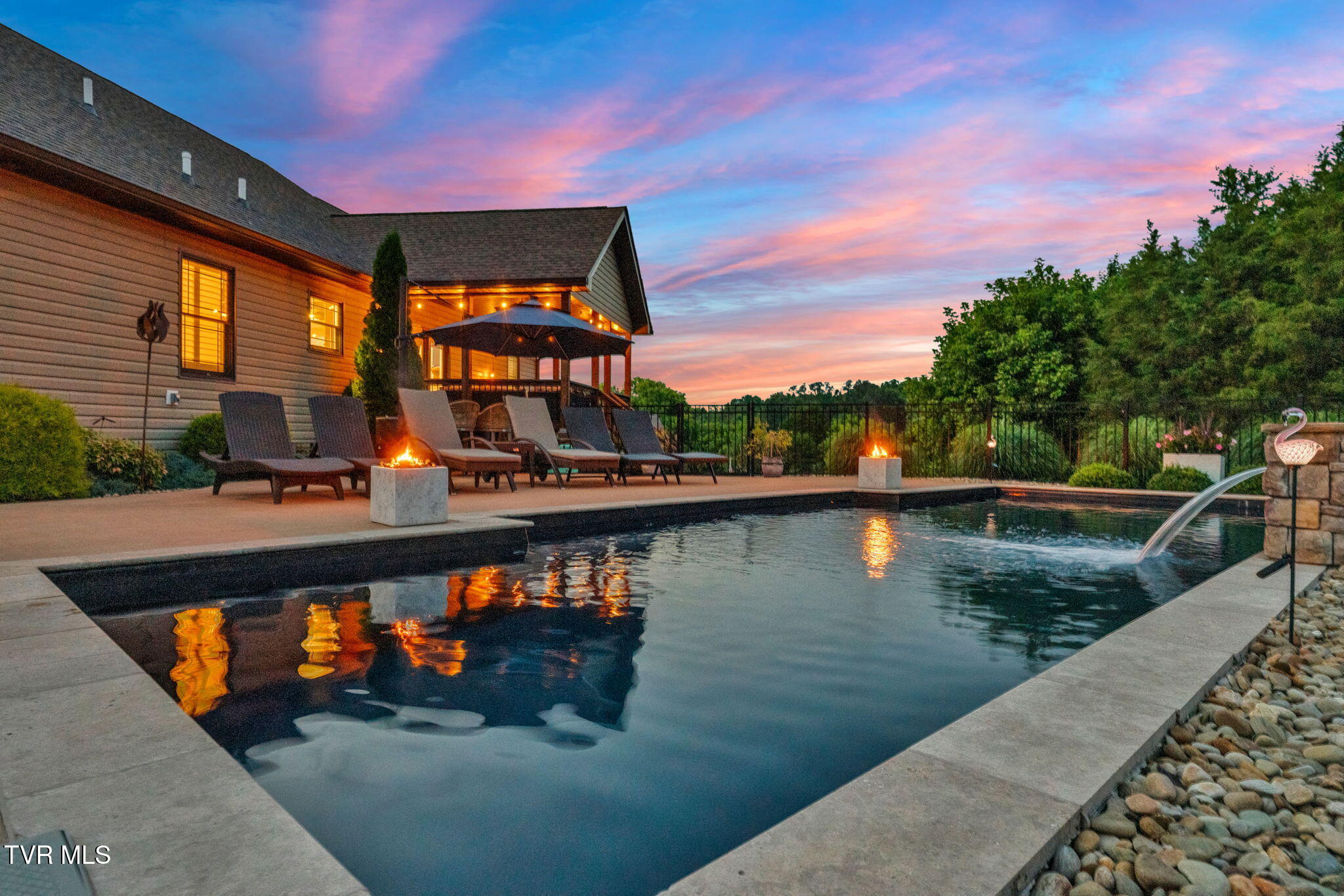 1300 Savin Falls
