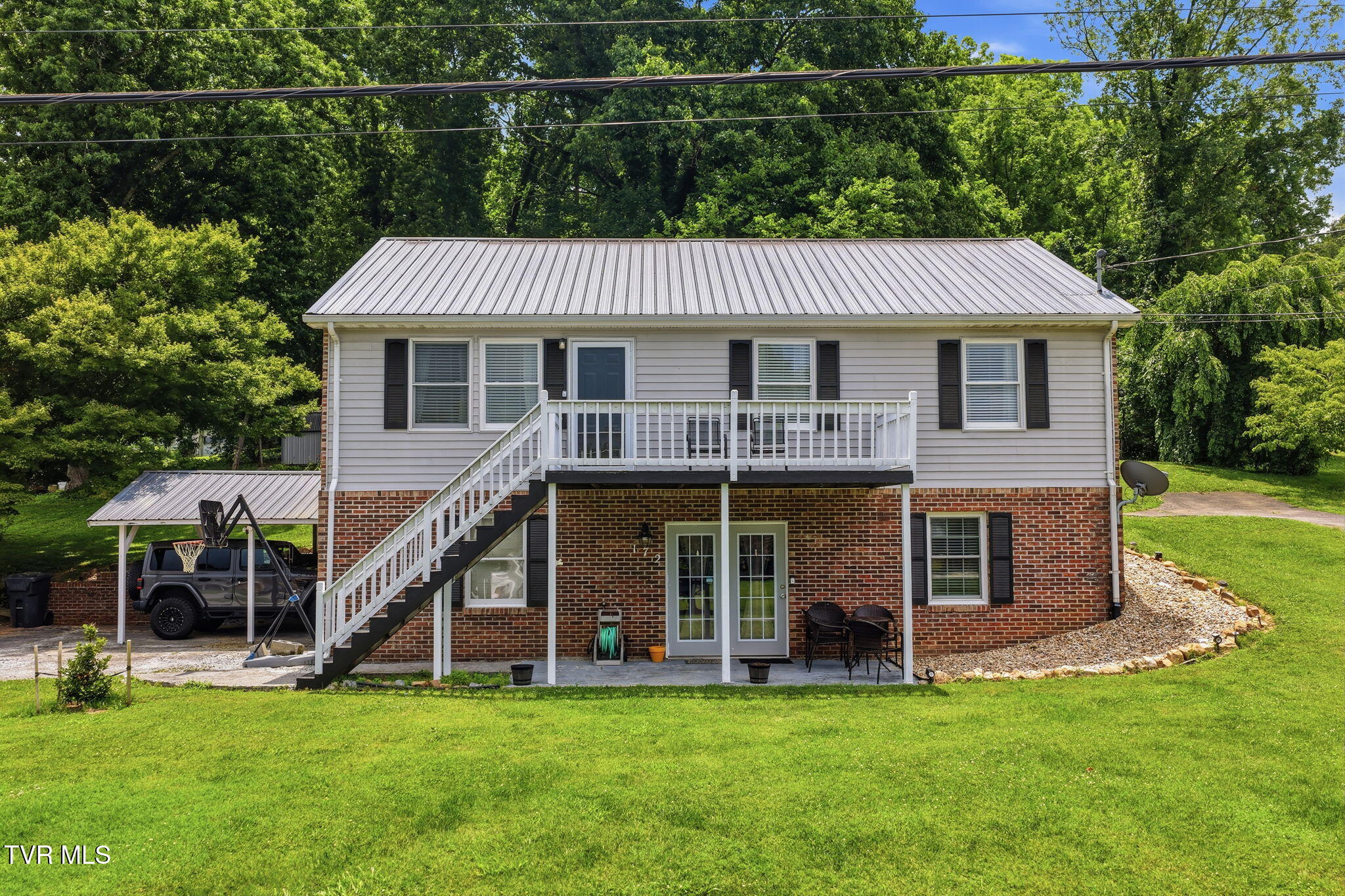 172 Echo Lane