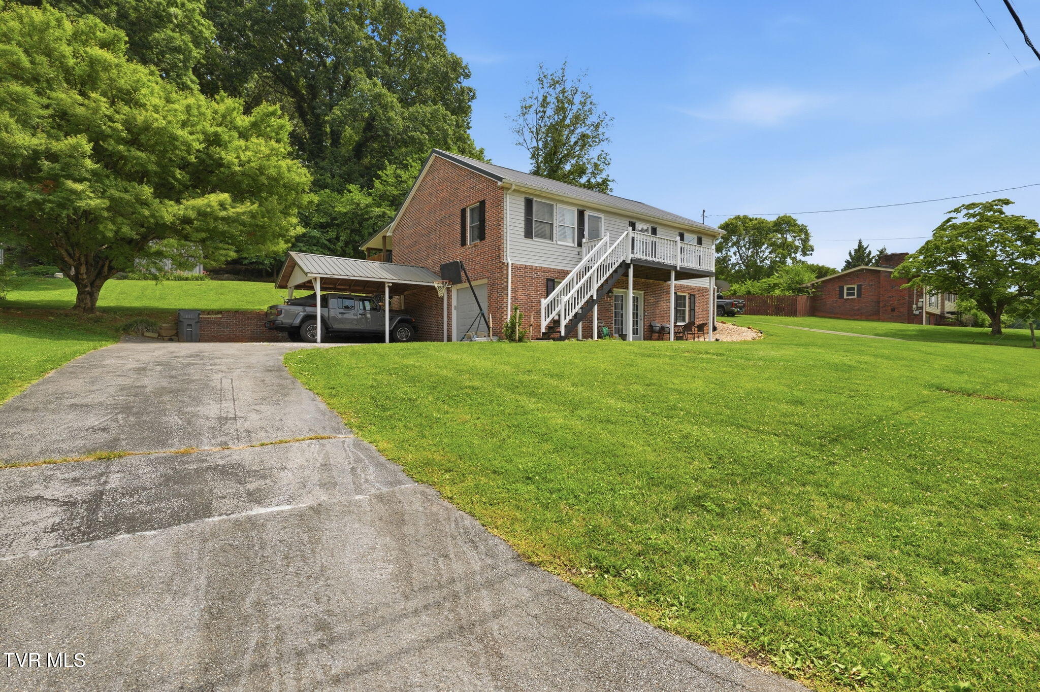 172 Echo Lane