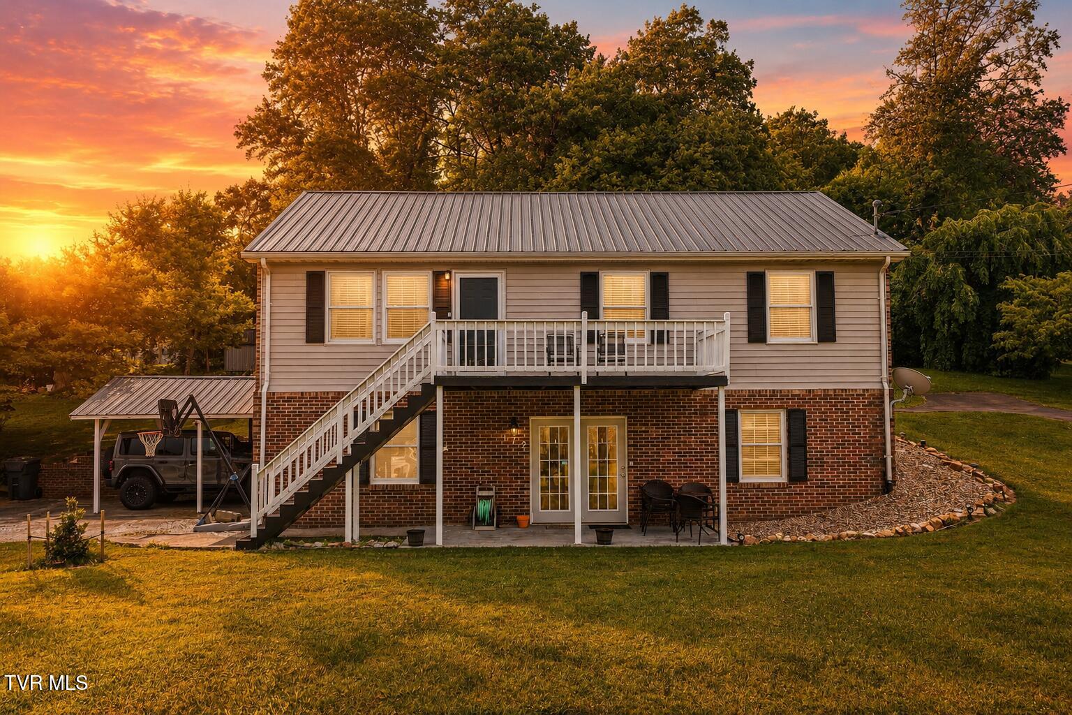 172 Echo Lane