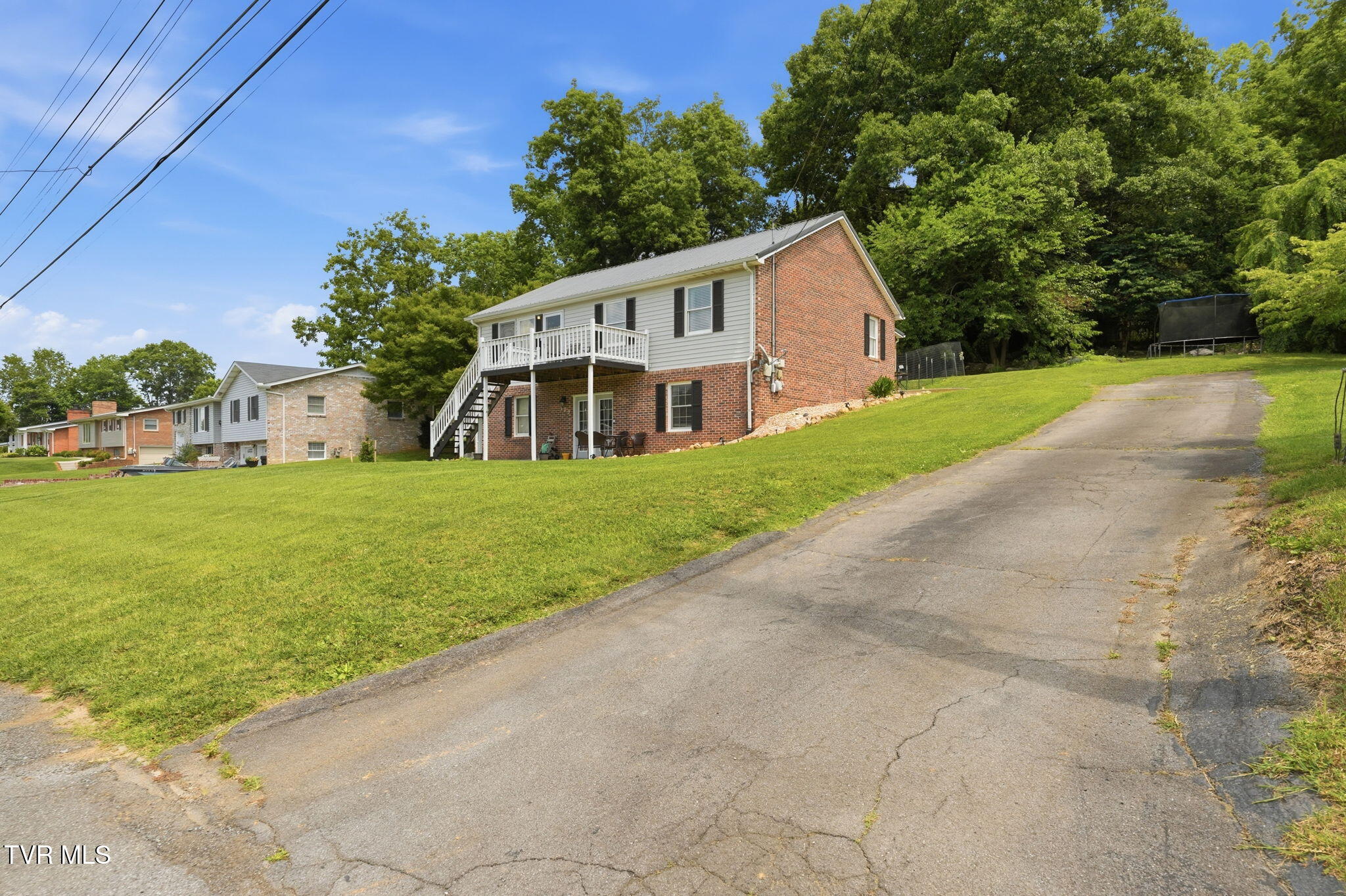 172 Echo Lane