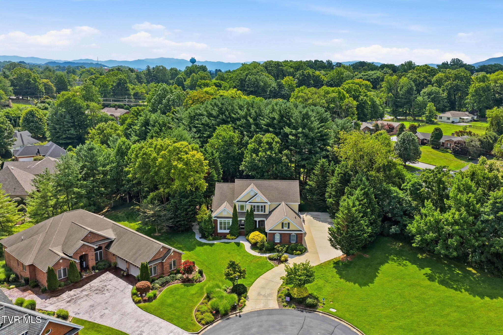 8 Fox Run Lane