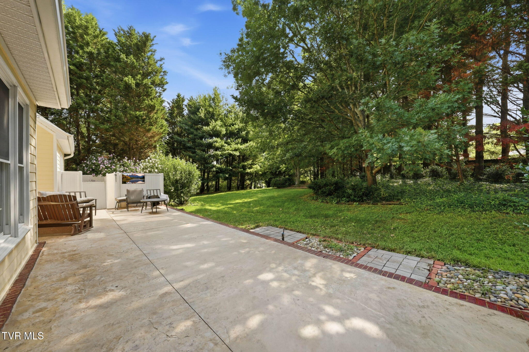 8 Fox Run Lane