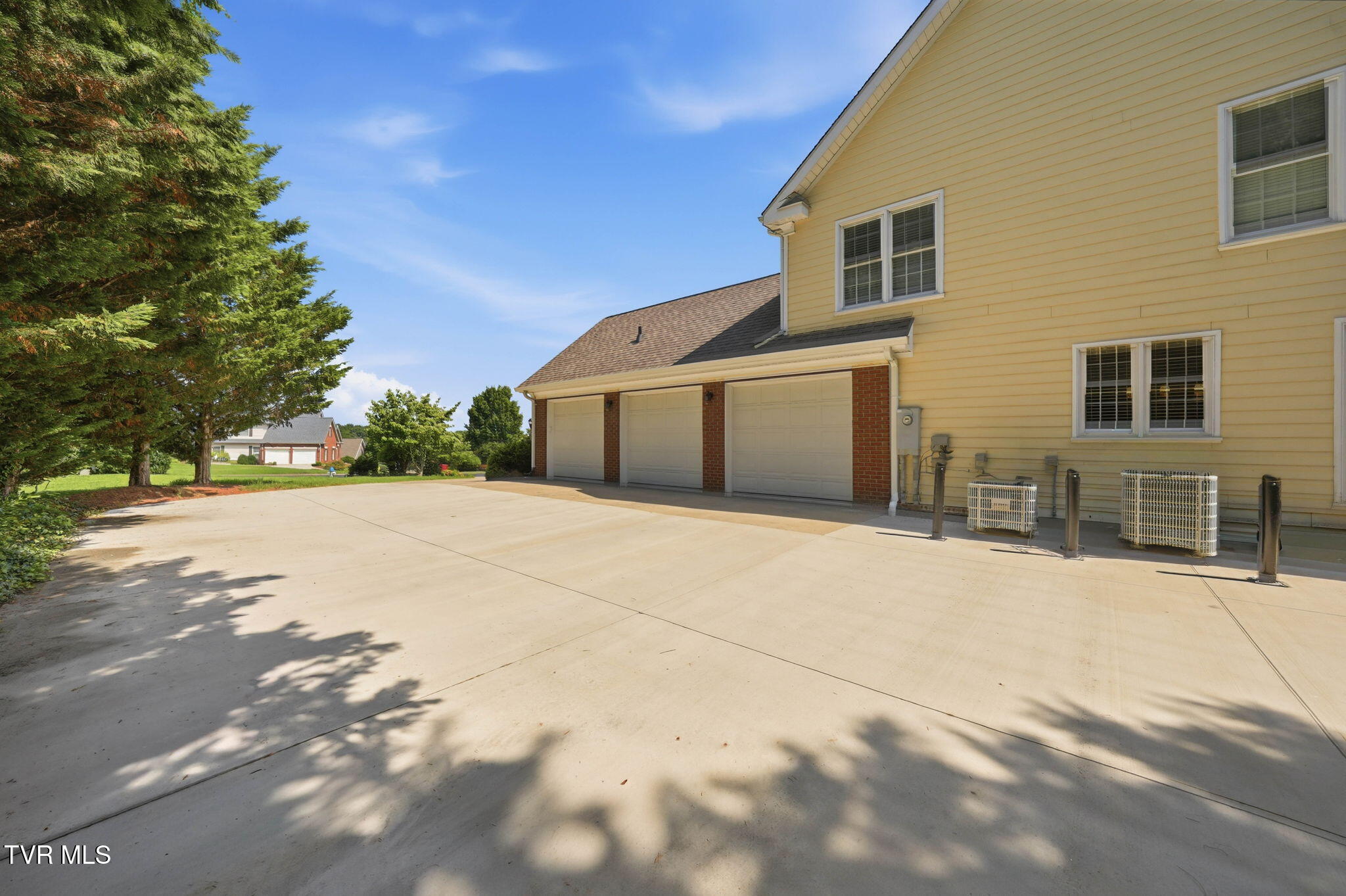 8 Fox Run Lane
