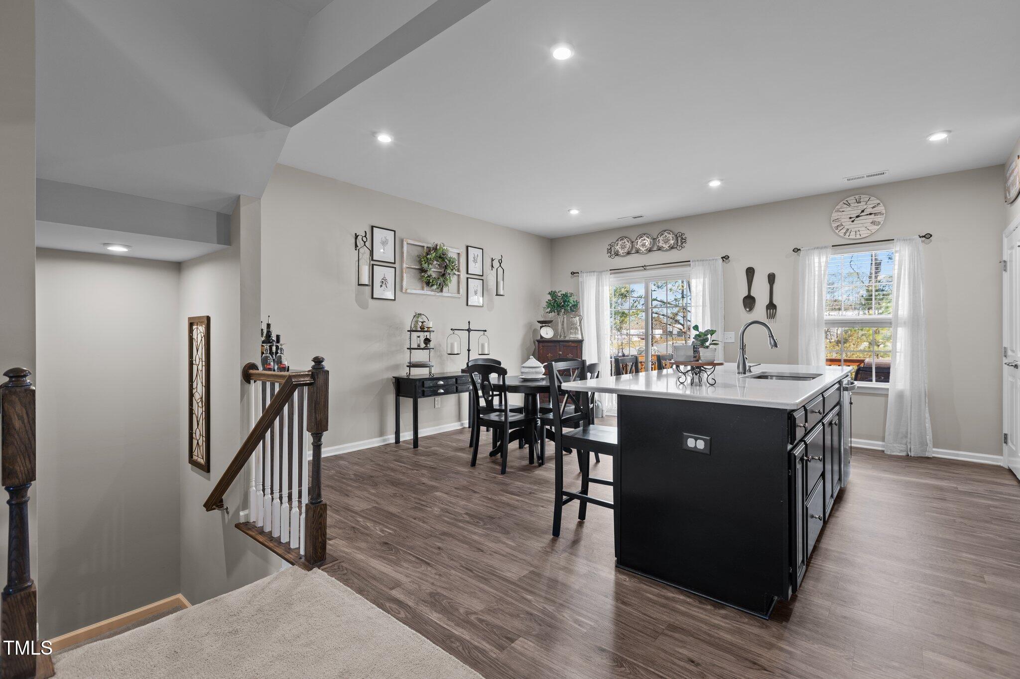 905 Arnold Place Drive