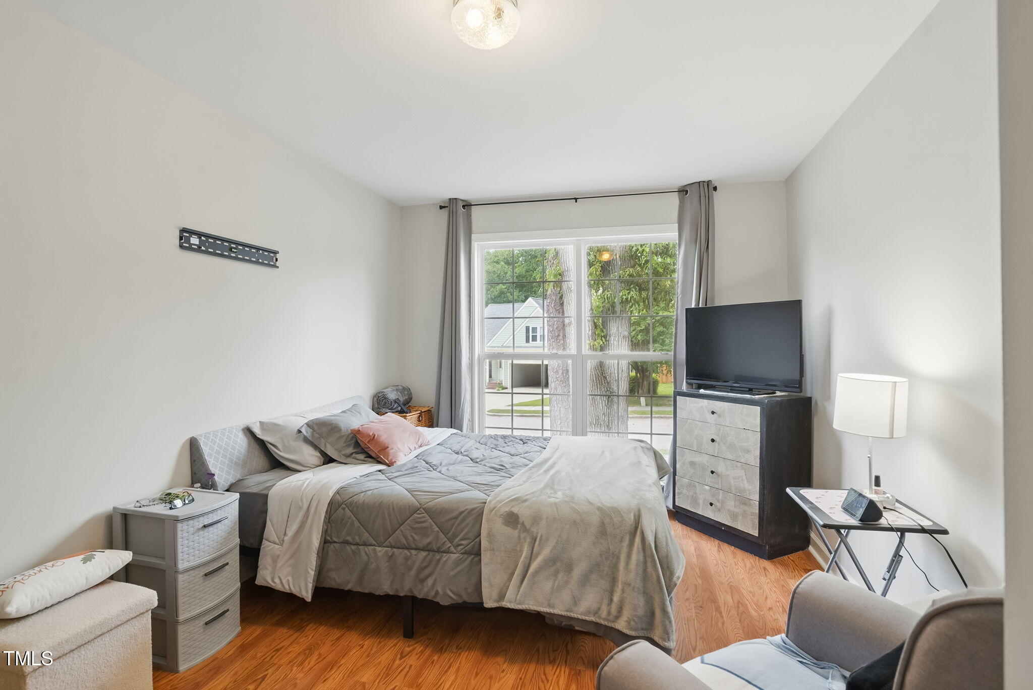 4905 Knightsbridge Way