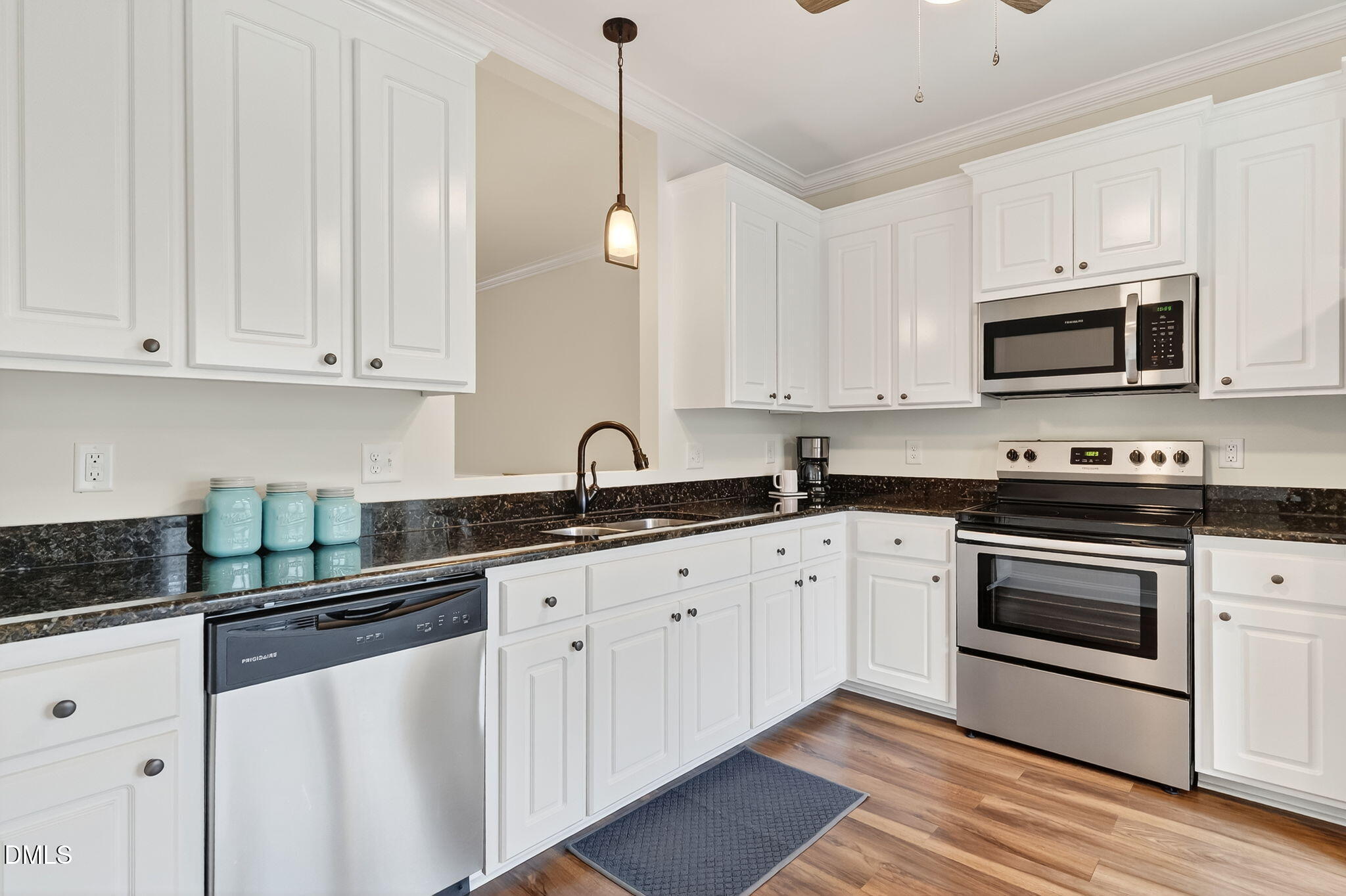128 Bridgeport Court