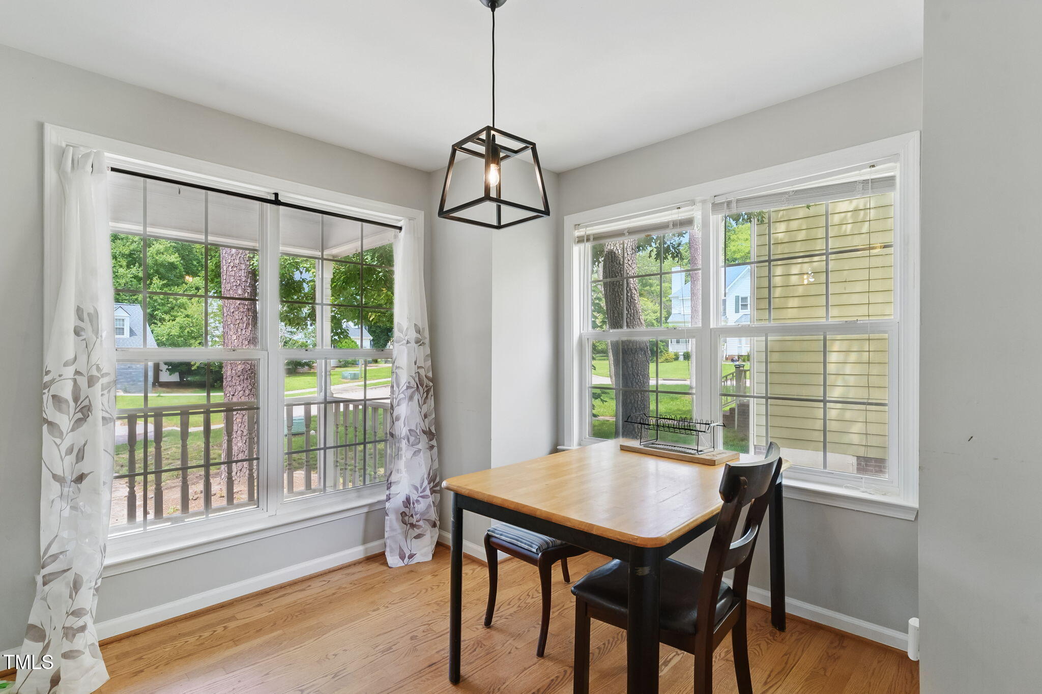 4905 Knightsbridge Way