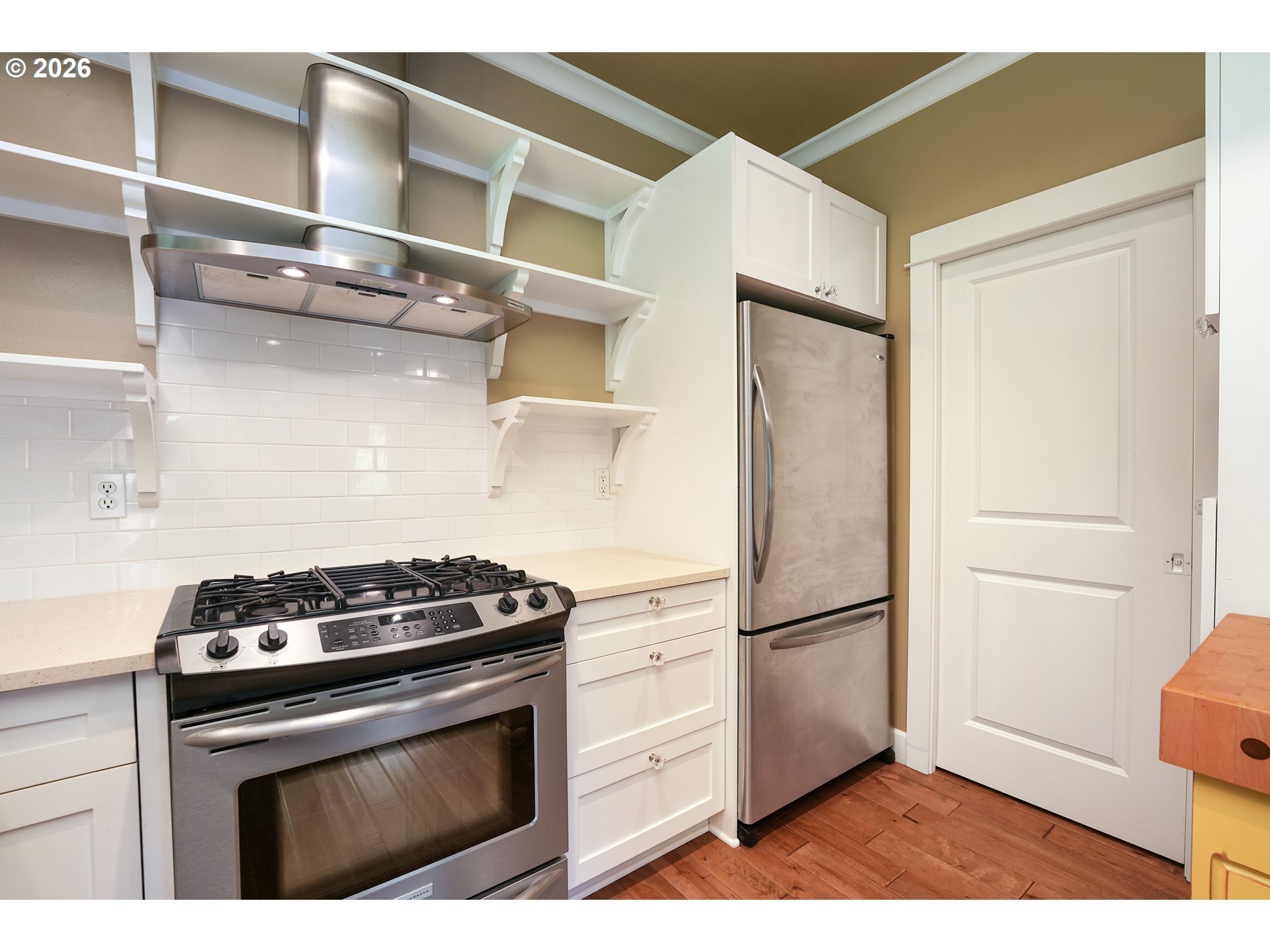 12894 BOONES FERRY RD