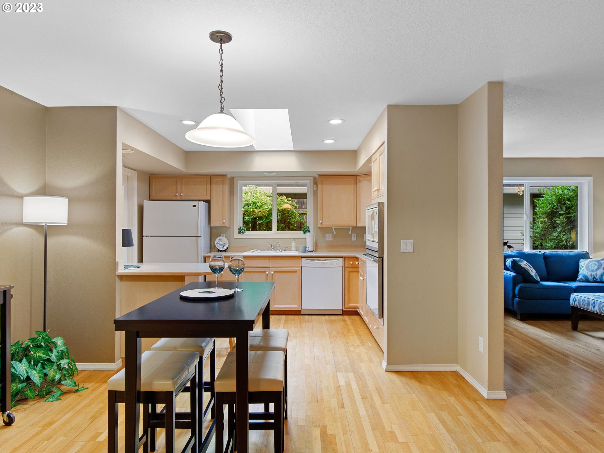 9725 SW TUALATIN RD