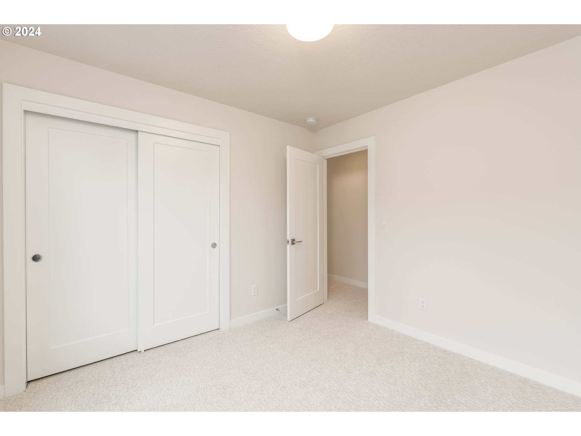 7094 N OMAHA AVE