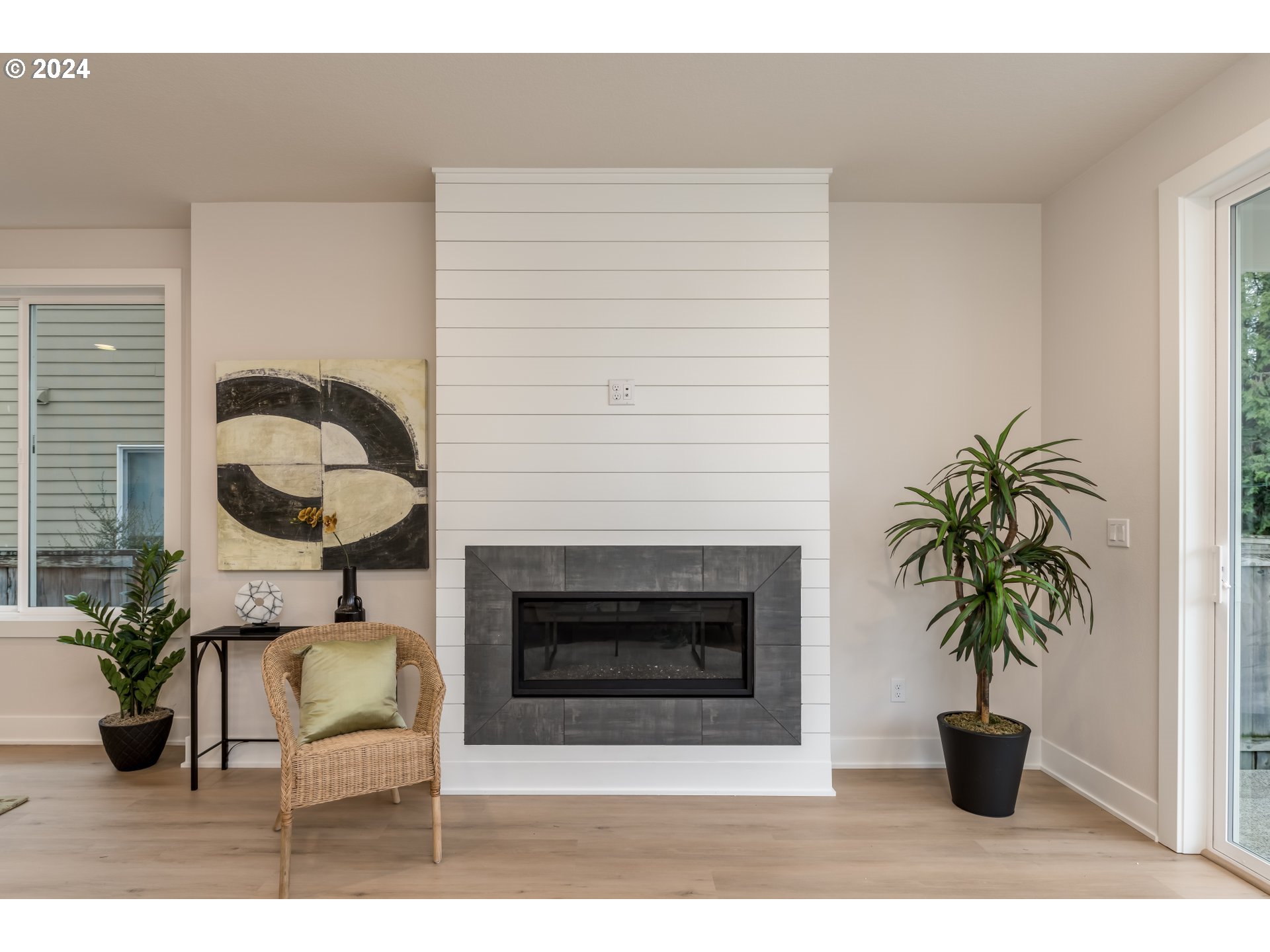 7094 N OMAHA AVE