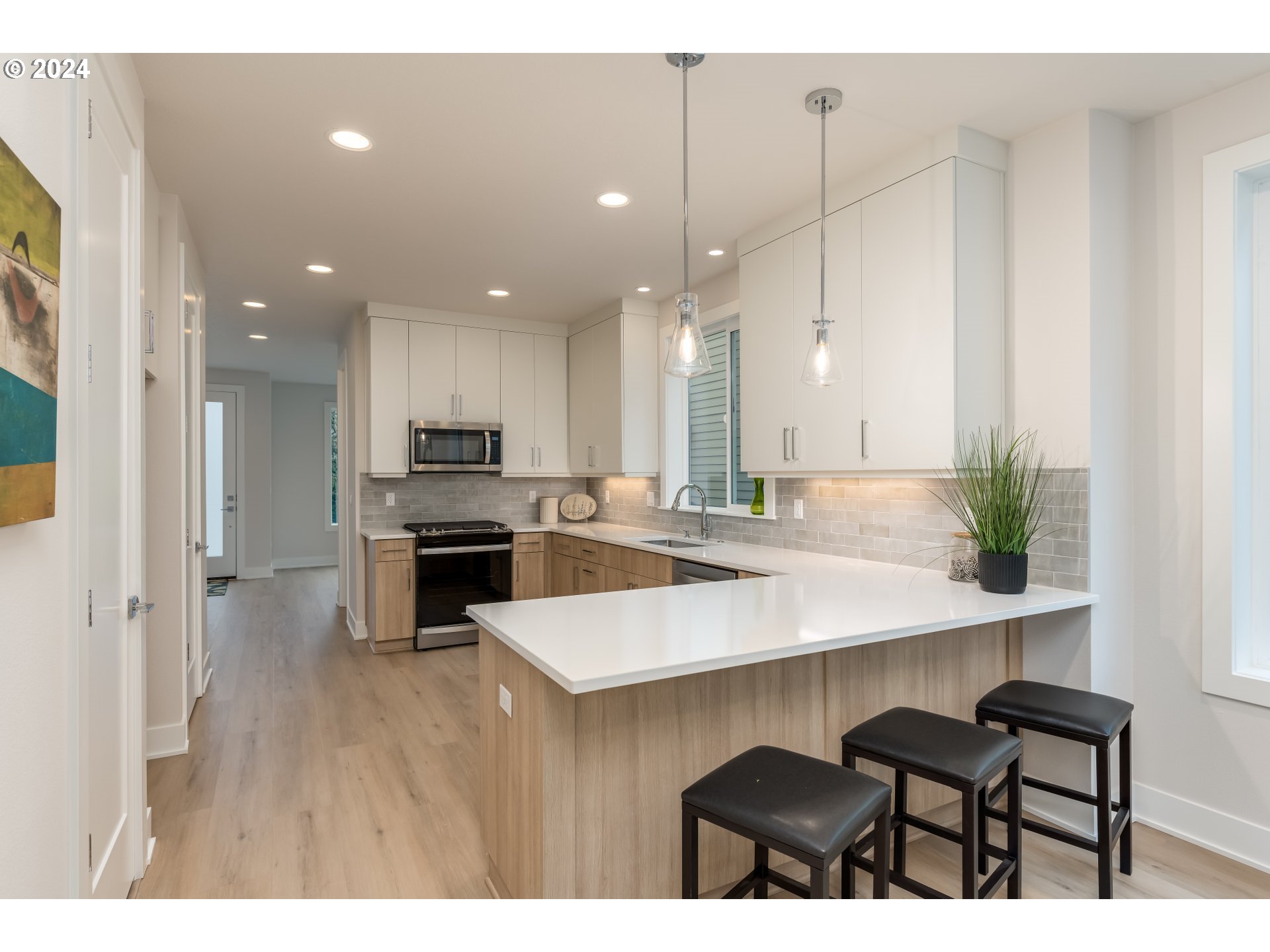 7094 N OMAHA AVE
