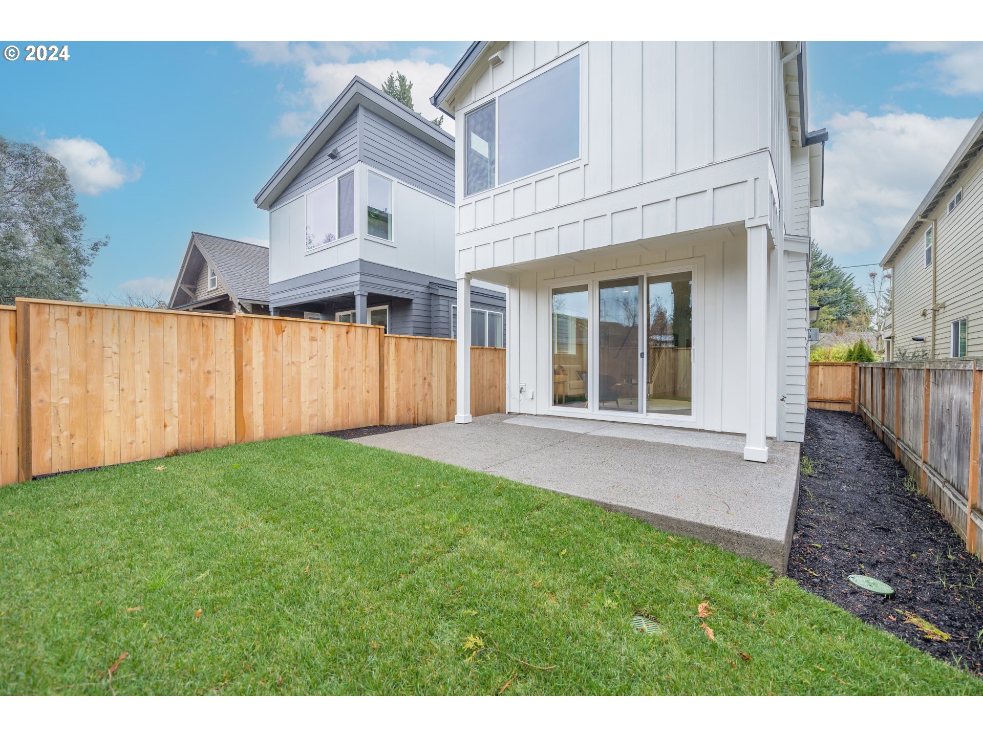 7094 N OMAHA AVE