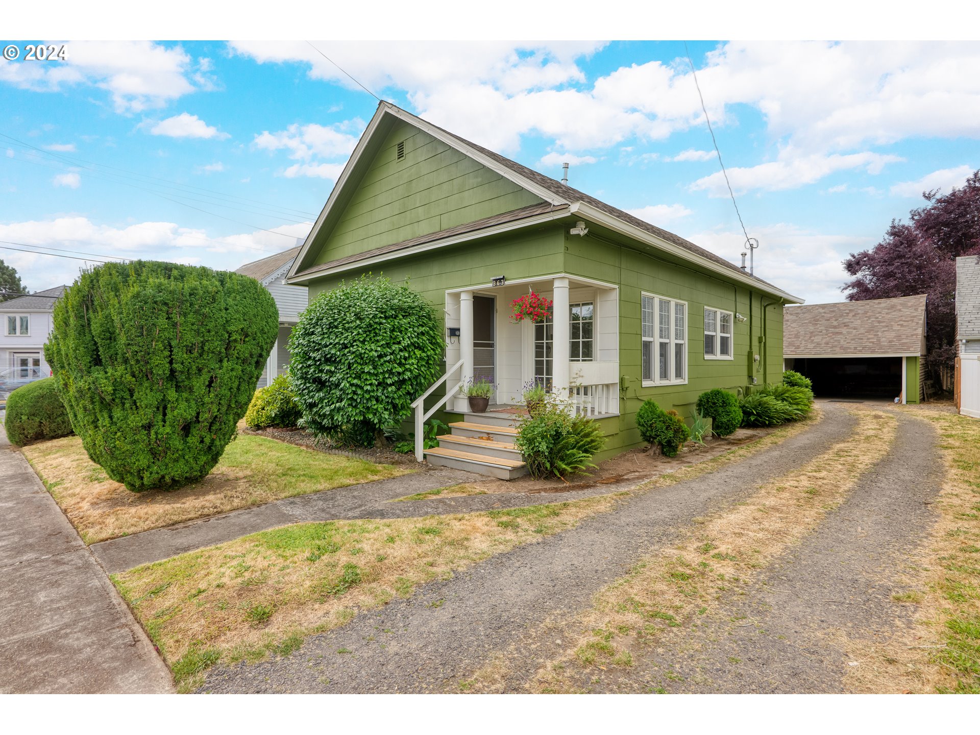 363 SW DENNIS AVE