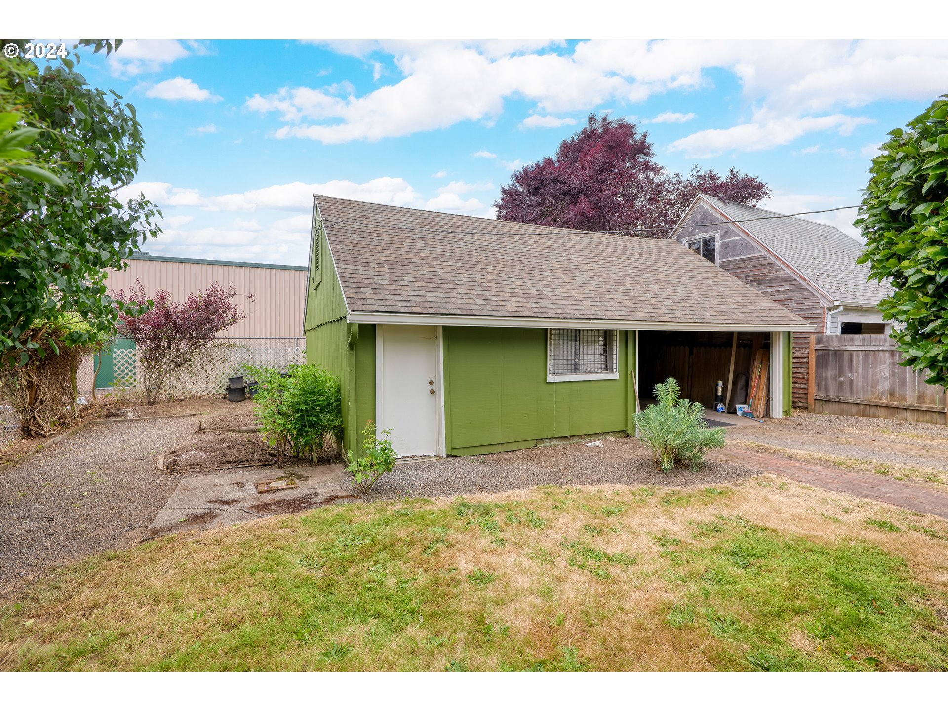 363 SW DENNIS AVE