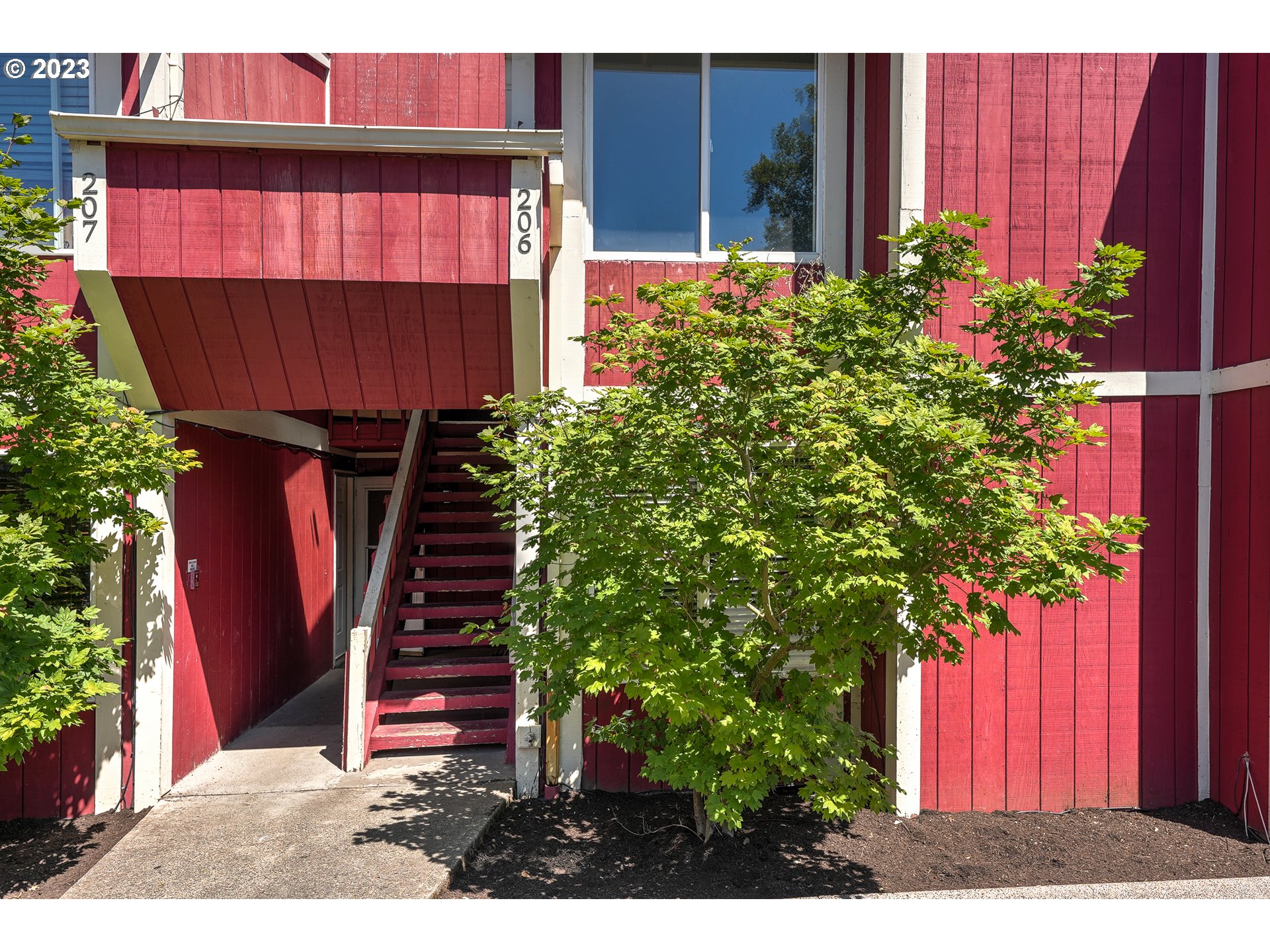 1470 SE WALNUT ST 206